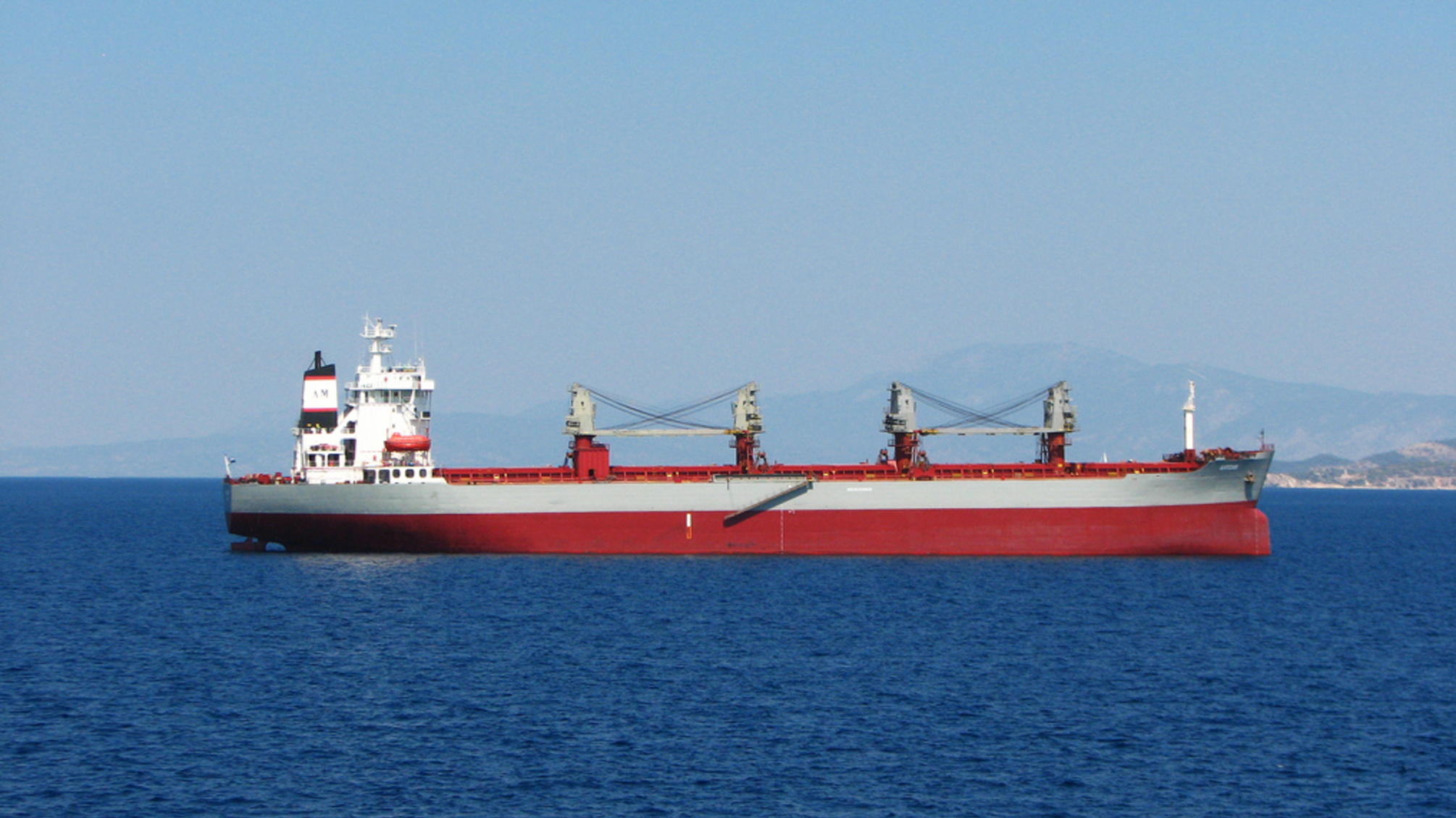 Санкции против 'Роснефти' и 'Лукойла': греческие компании отказываются от перевозок