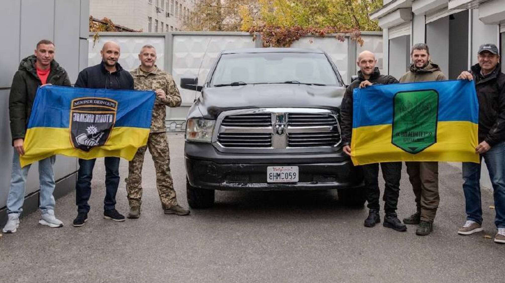 Domino Foundation передала військовим потужний Dodge RAM для Покровського напрямку