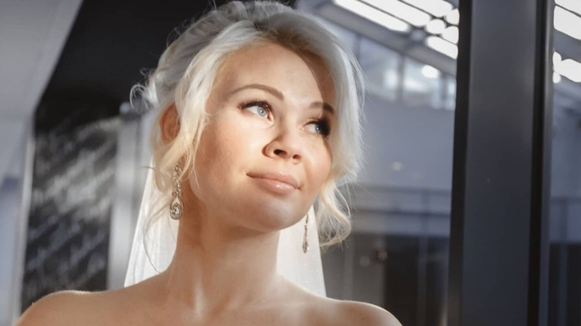 Скандальна блогерка Єва Коршик у колаборації з модним брендом BAZHANE