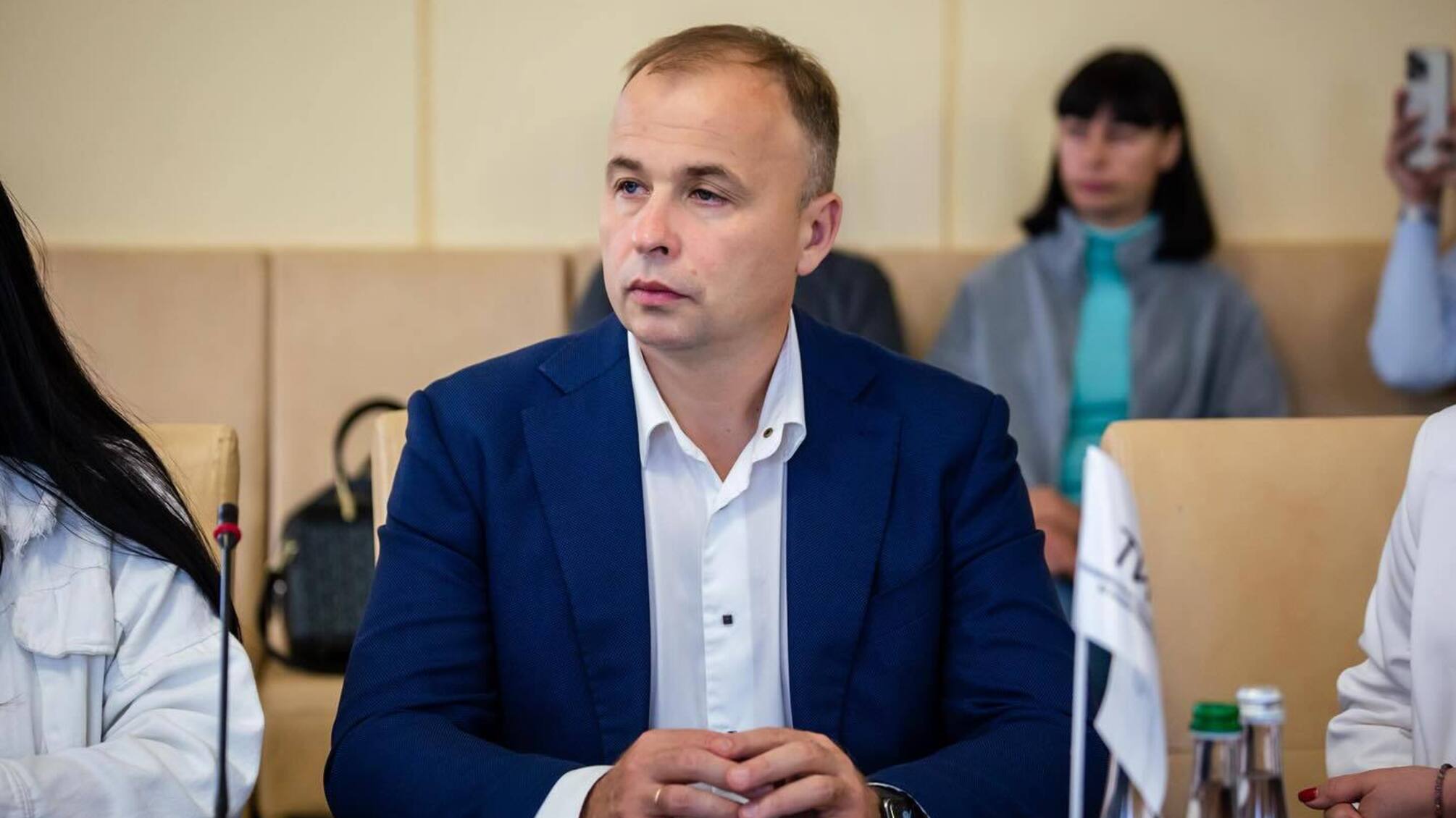 Декларация чиновника из Черновцов: авто за 2,6 миллиона и наличные деньги жены в валюте, - 368.media