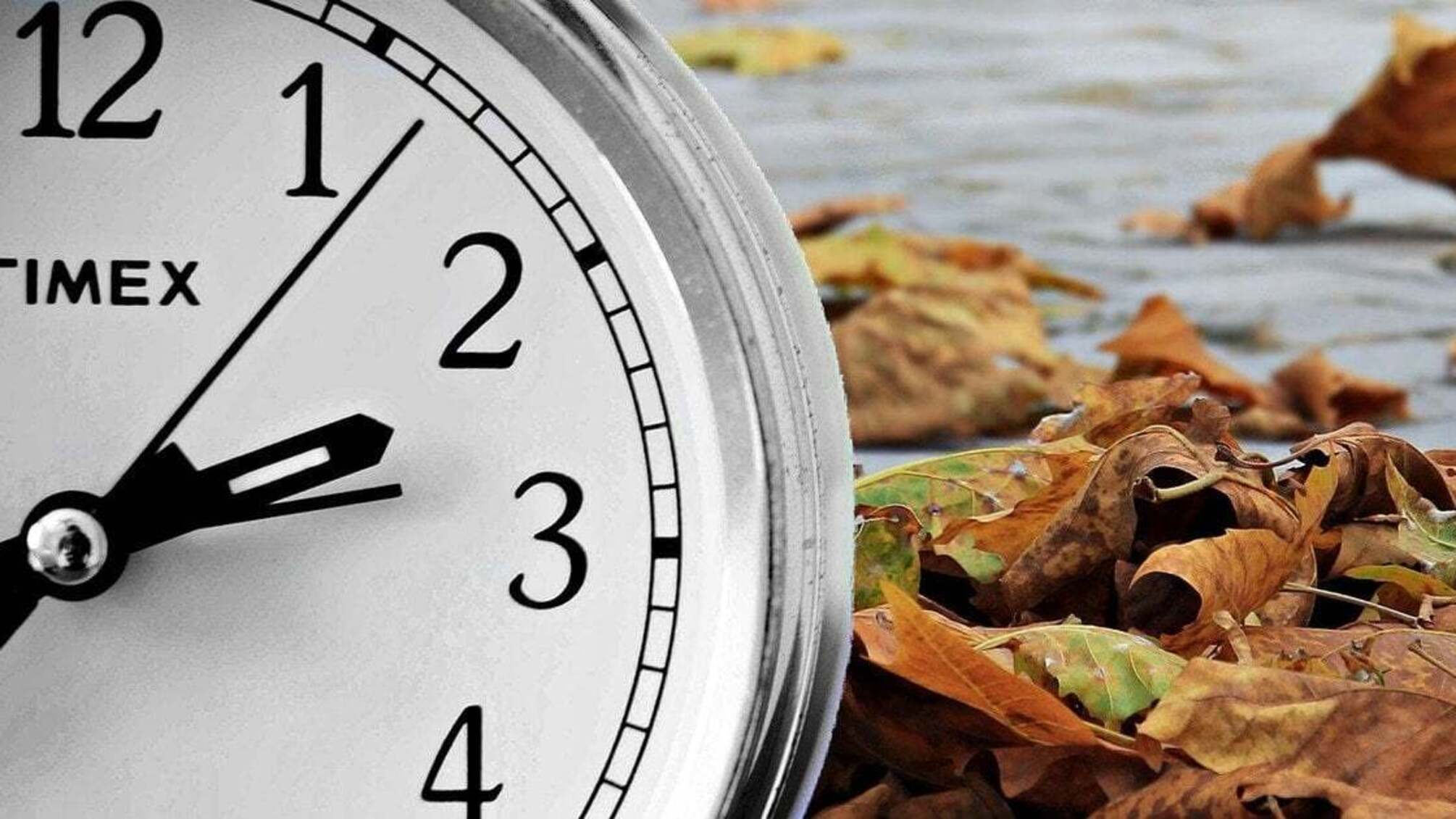 Україна повертається на зимовий час: коли переводимо годинники