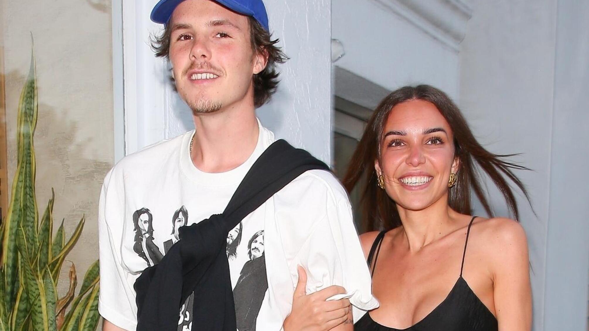 Ей - 29, ему - 19: девушка Бекхэма ответила хейтерам о 'странных' отношениях