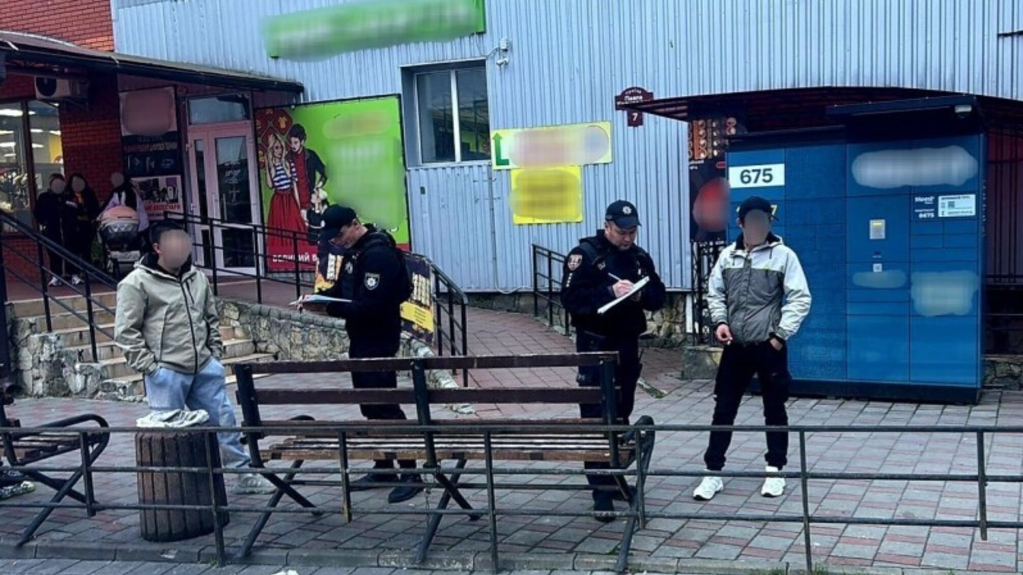 Стрілянина біля ТЦ у Вінниці: затримано нападника, триває слідство