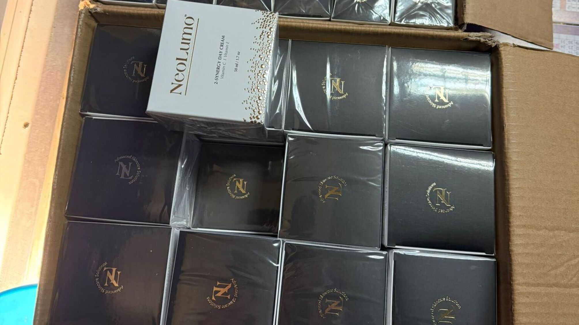 Gucci, Armani та вантаж косметики: на Львівщині викрили контрабанду на понад мільйон гривень