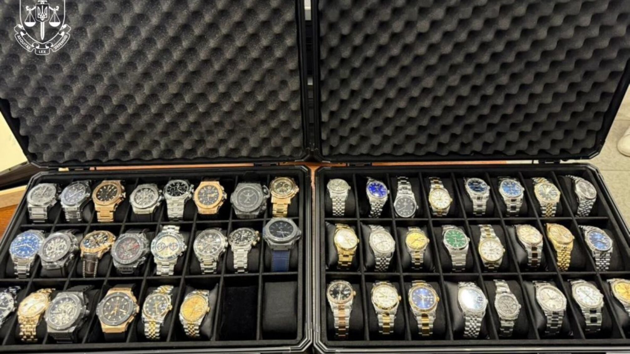 Миллионная контрабанда: 11 человек незаконно ввозили Rolex и Audemars Piguet в Украину (фото)