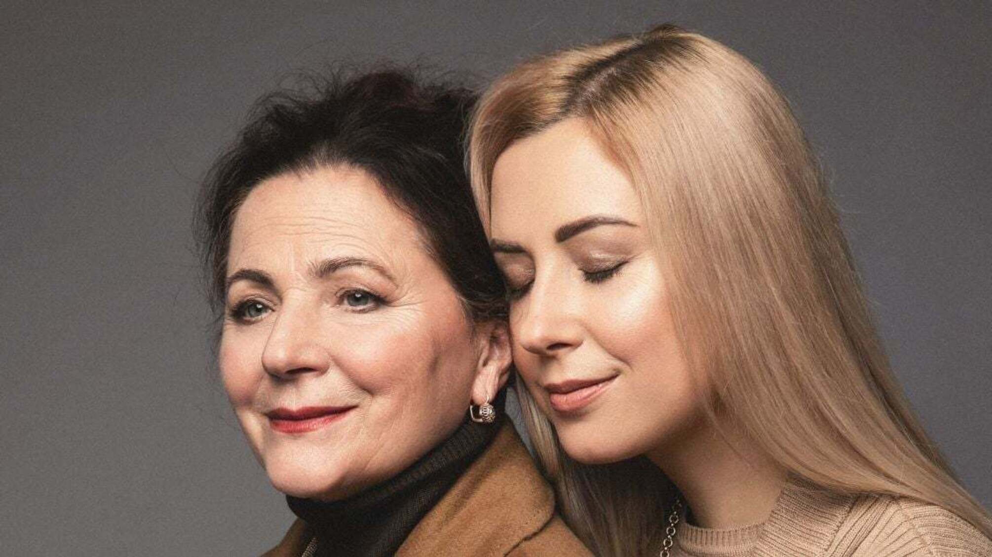 Тоня Матвиенко тронула обращением к маме в годовщину ее смерти и показала архивное фото