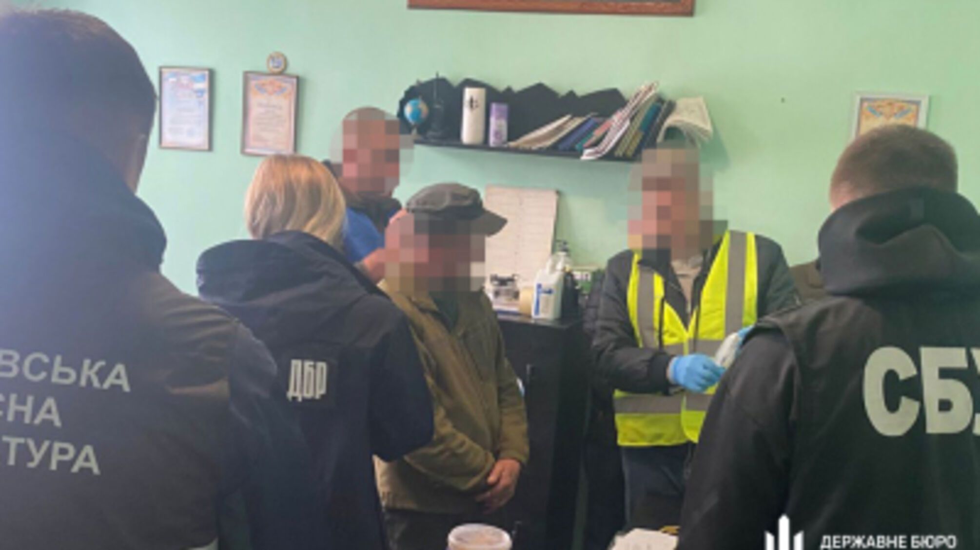 В Николаевской области работника колонии разоблачили на 'подработке' наркокурьером