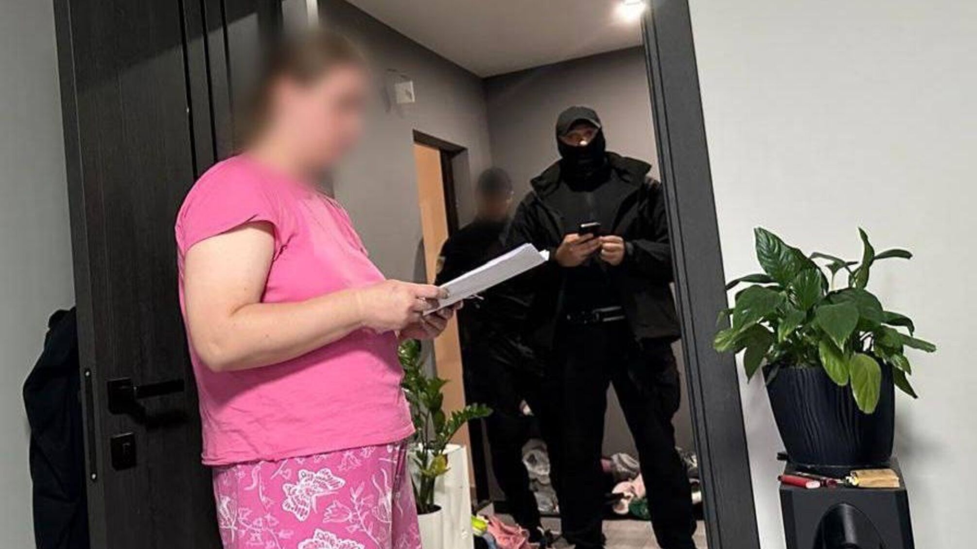 Присвоила средства умерших клиентов: на Киевщине банковскую работницу подозревают в хищении 500 тыс. грн.