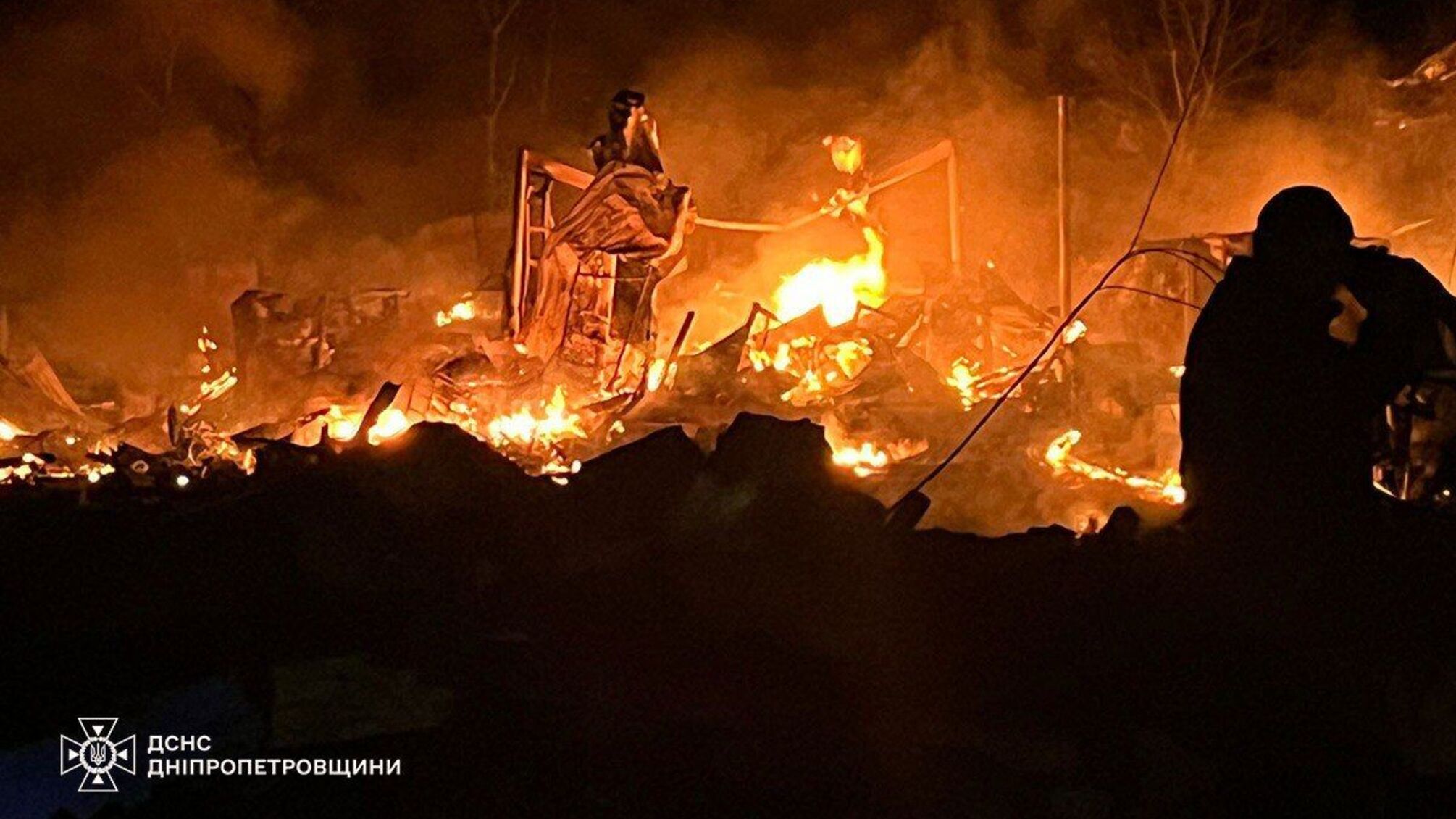 Вражеские атаки по Днепропетровщине: есть погибшие, десятки раненых и разрушенные здания