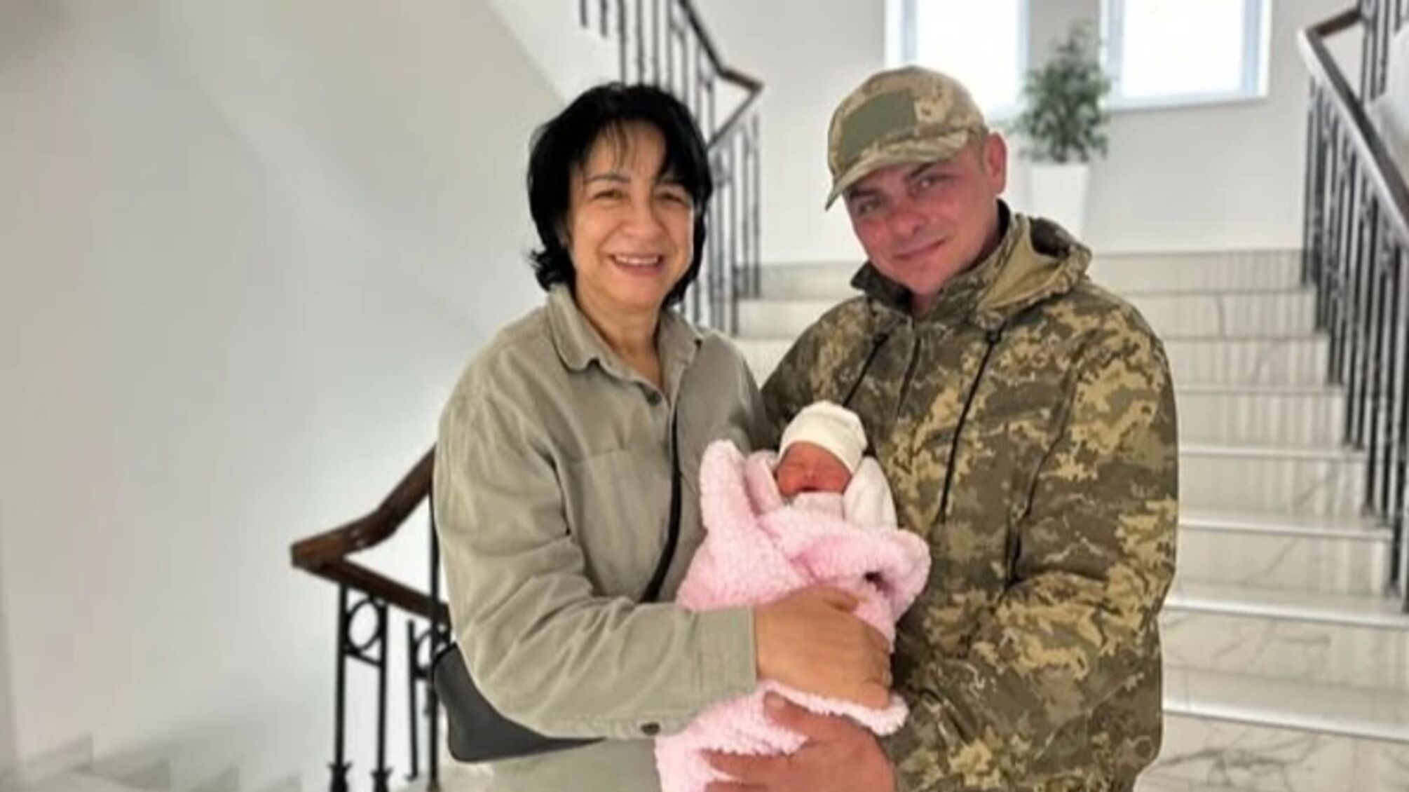 Ветеранка ВСУ стала мамой в 52 года: трогательная история из Львова