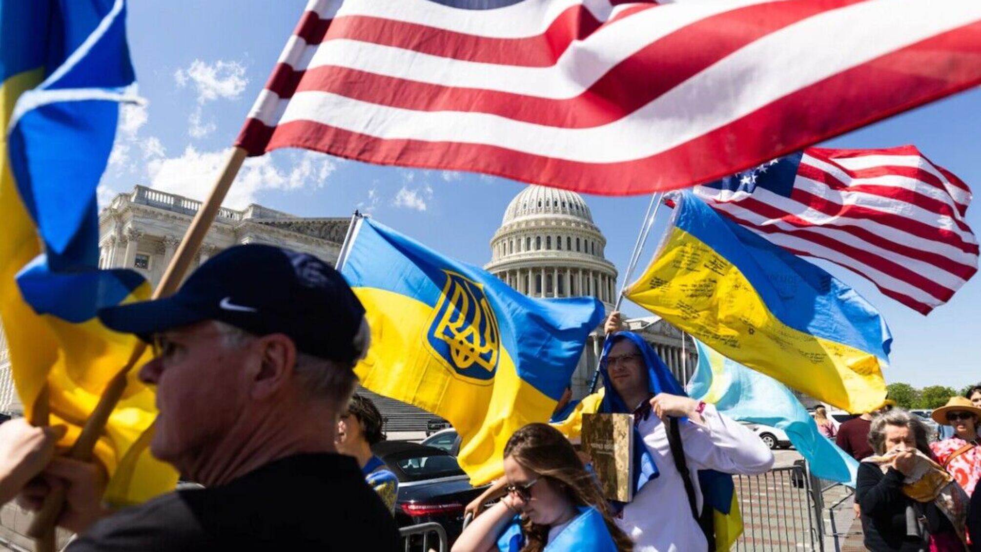 США планируют депортировать более 80 украинцев, невзирая на войну в стране