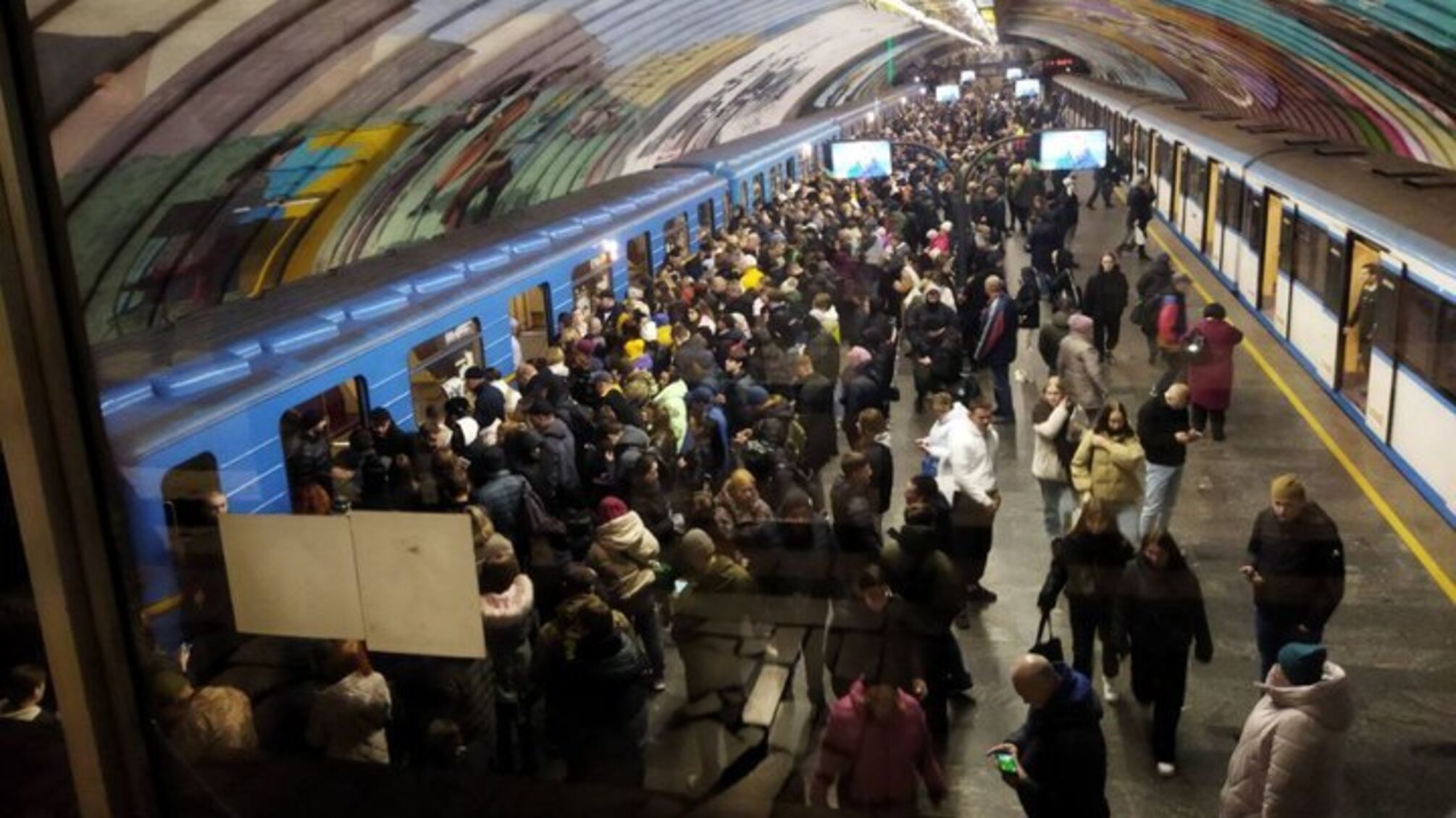 Зупинка метро в Києві: головні причини та можливі сценарії