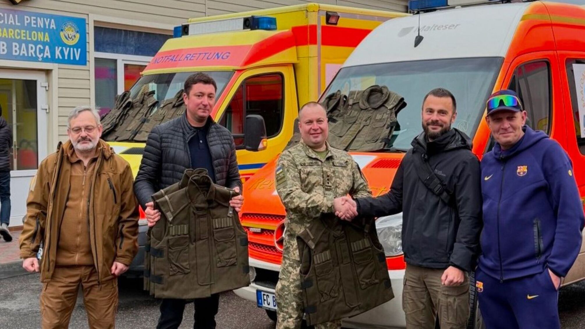 Три нові 'швидкі' для фронту: волонтери посилили медицину прикордонників (фото)