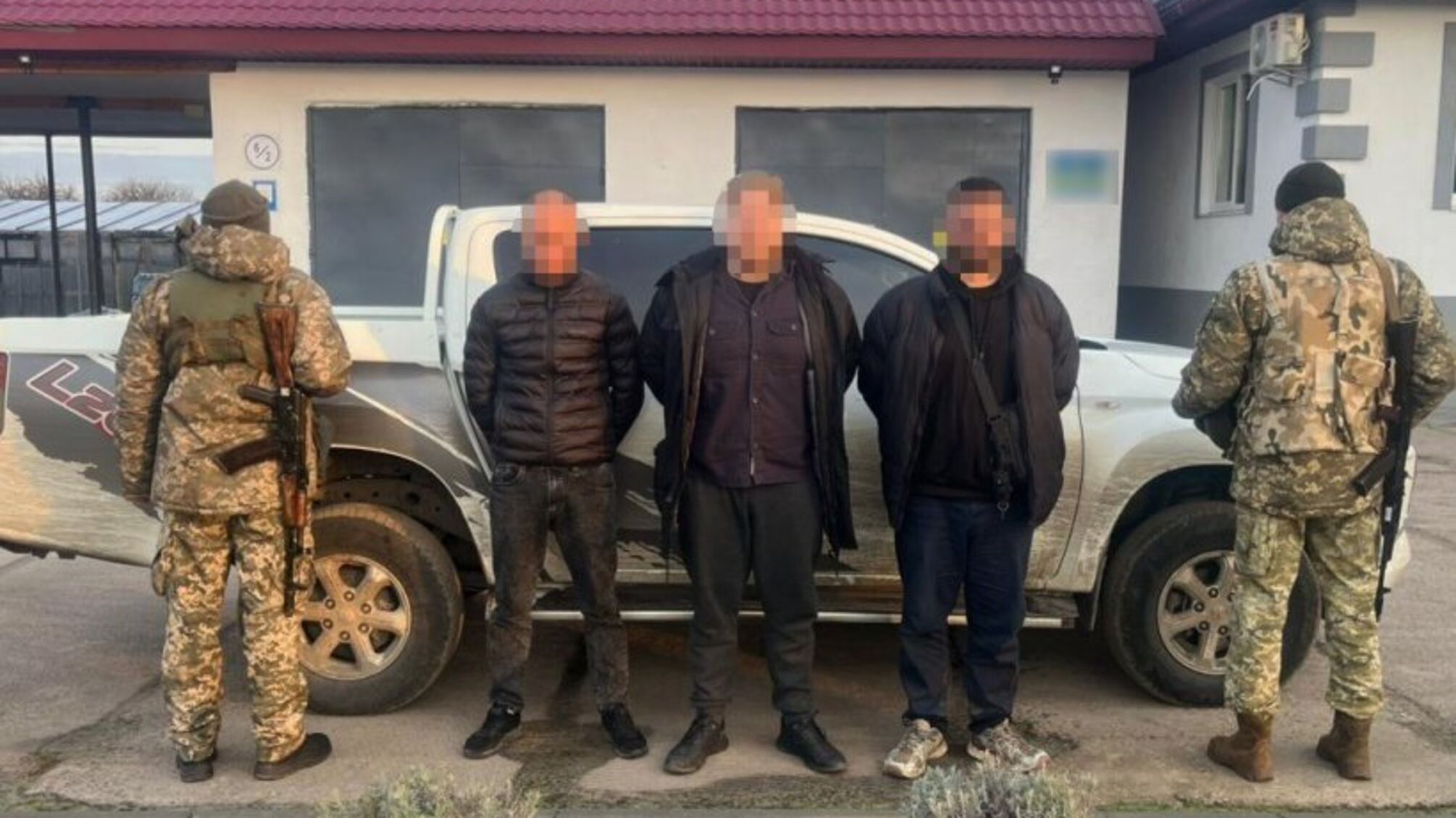 На Волыни разоблачили переправщика уклонистов: задержали водителя и всех 'клиентов'