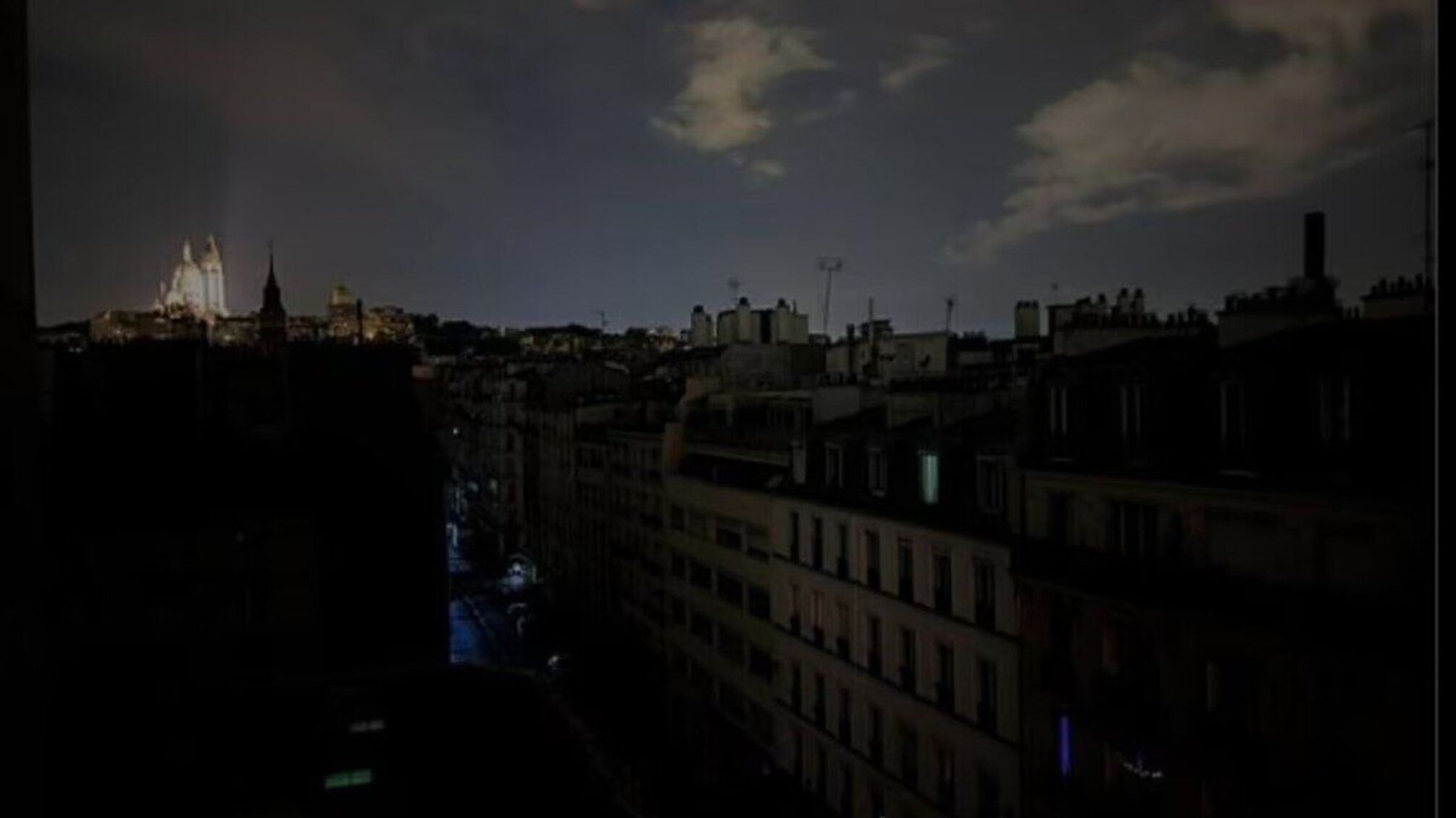 У Франції стався збій електропостачання: 170 тисяч будинків залишилось без світла