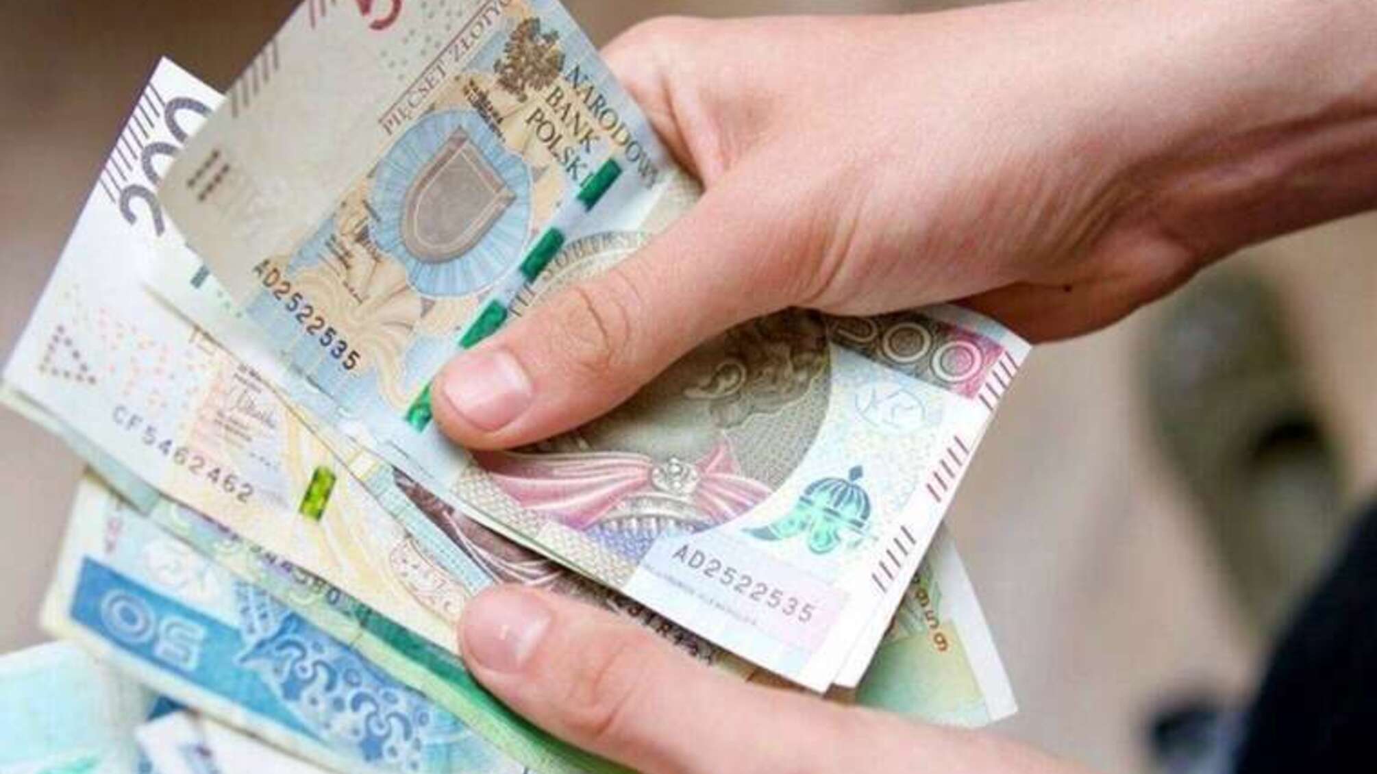 У Польщі пропонують виплачувати 40 тисяч злотих за шлюб: нова ідея для порятунку демографії