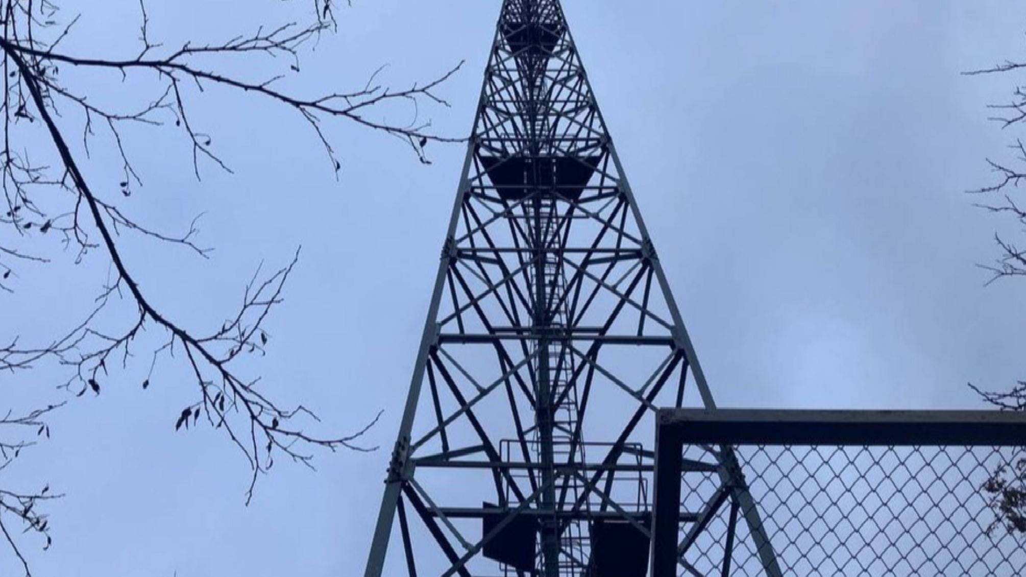 СБУ затримала неповнолітнього агента ФСБ за спробу підпалу вежі зв’язку на Кіровоградщині