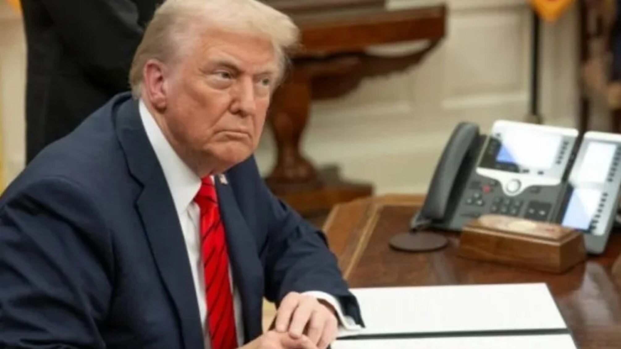 Трамп руководит внешней политикой через узкий круг доверенных советников без четкой структуры, – Politico