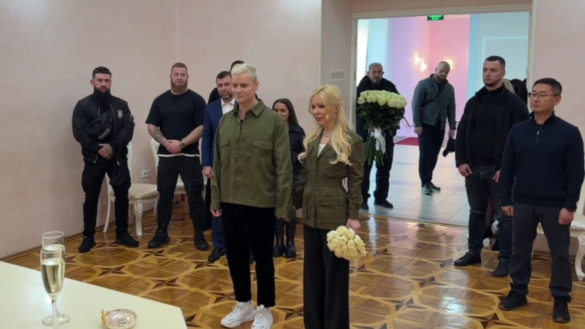 Пропагандистское шоу: свадьба Shaman'а и Мизулиной прошла под аккомпанемент военной стилистики