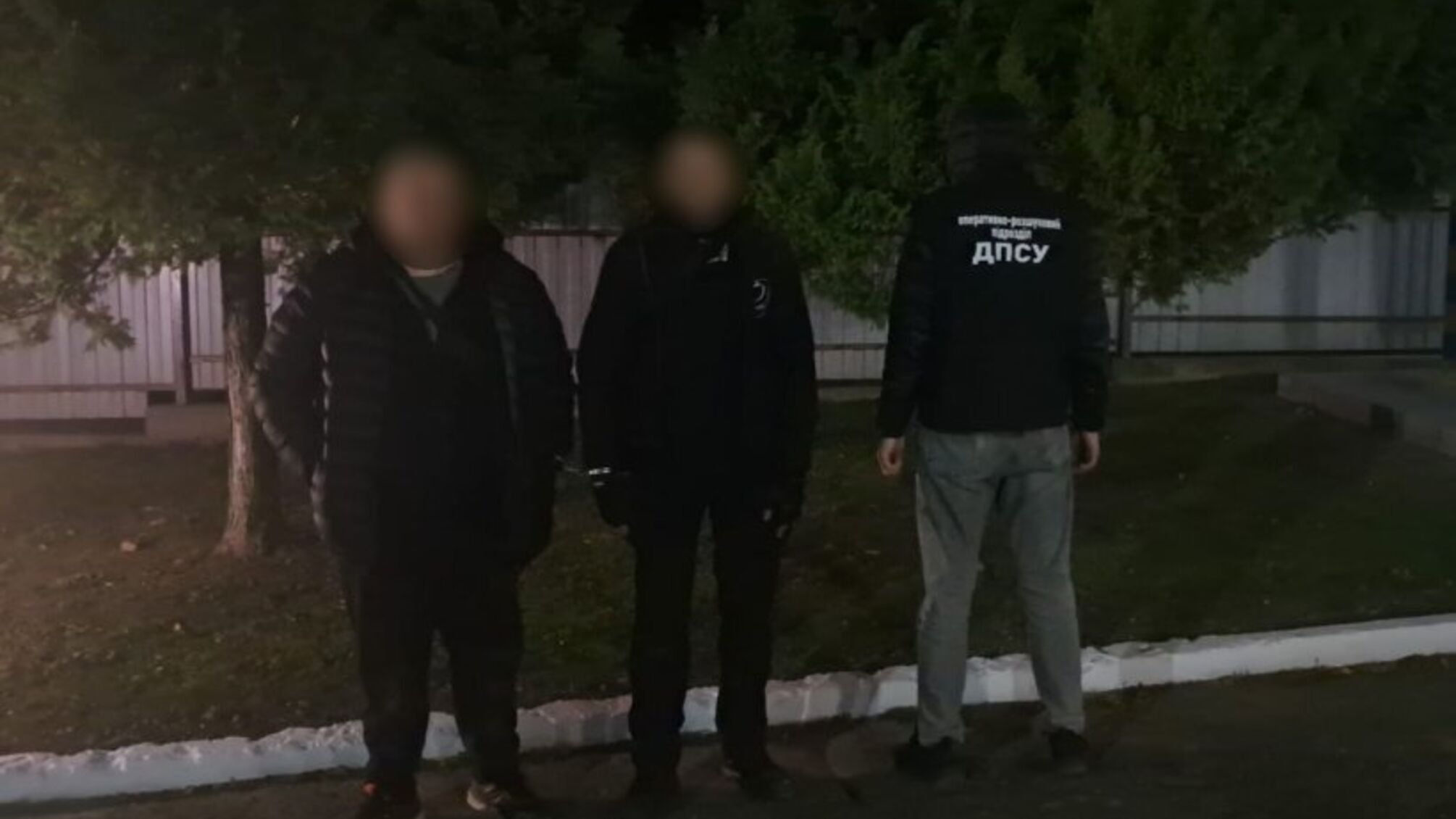 Пограничники Черновицкого отряда остановили беглецов из дрона
