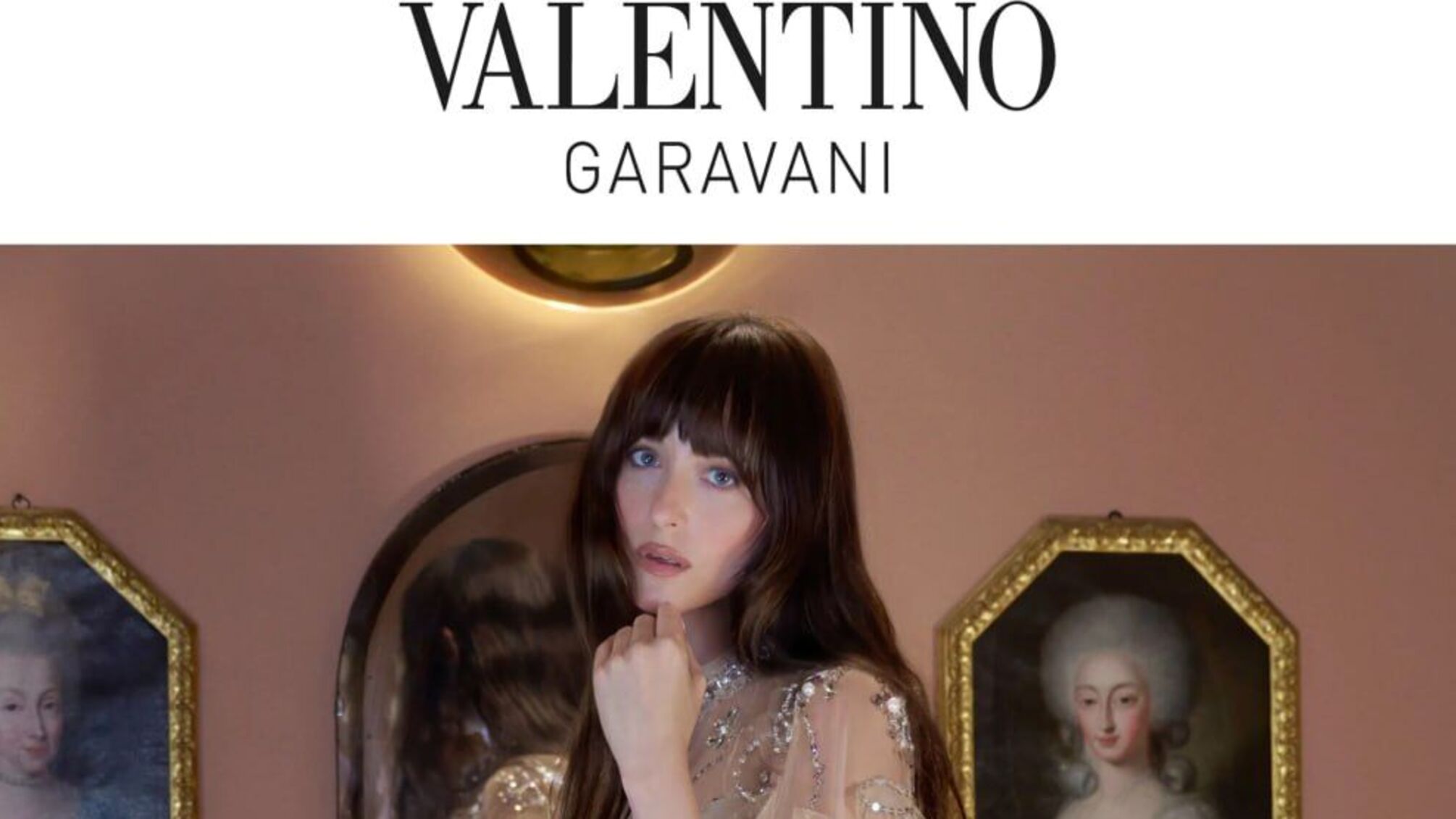 Valentino представил круизную съемку Nocturne с Дакотой Джонсон
