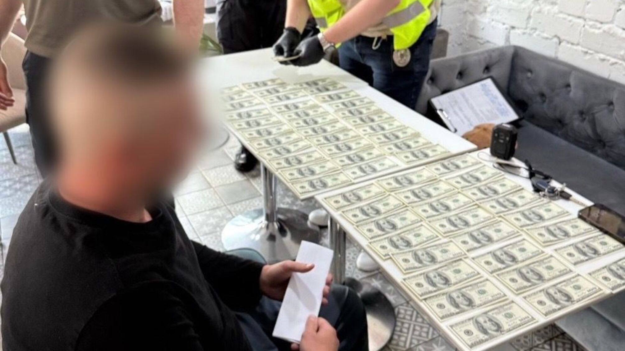 Викрито схему незаконного переправлення чоловіків за кордон
