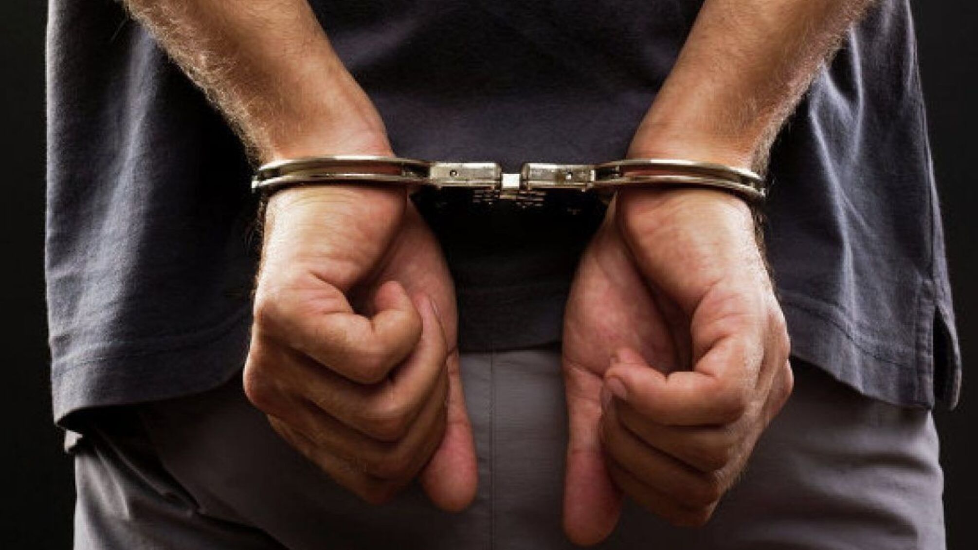 Суд відправив під варту командира, який організував нагородження під час небезпеки