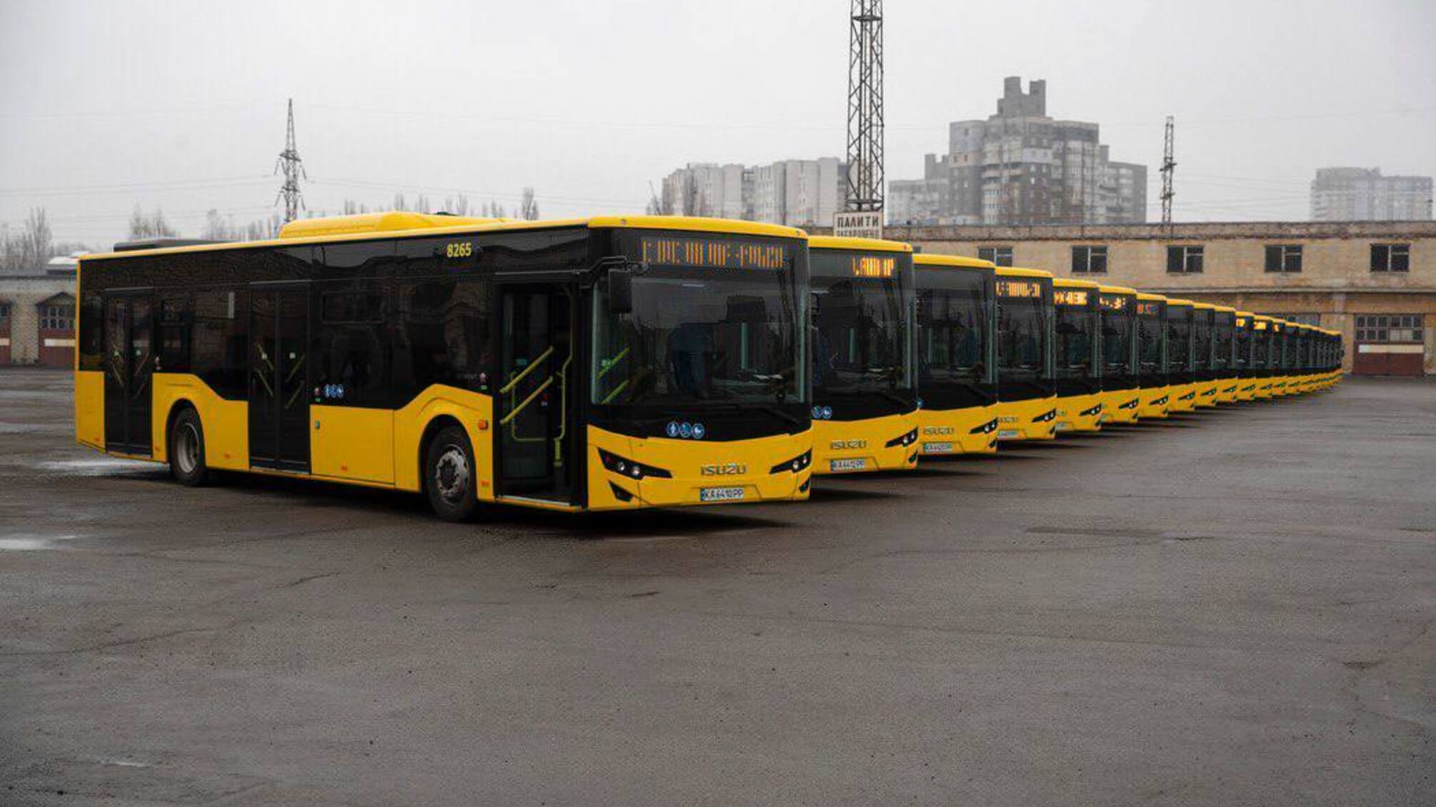 До Києва прибули ще 20 сучасних автобусів: столиця продовжує оновлювати громадський транспорт