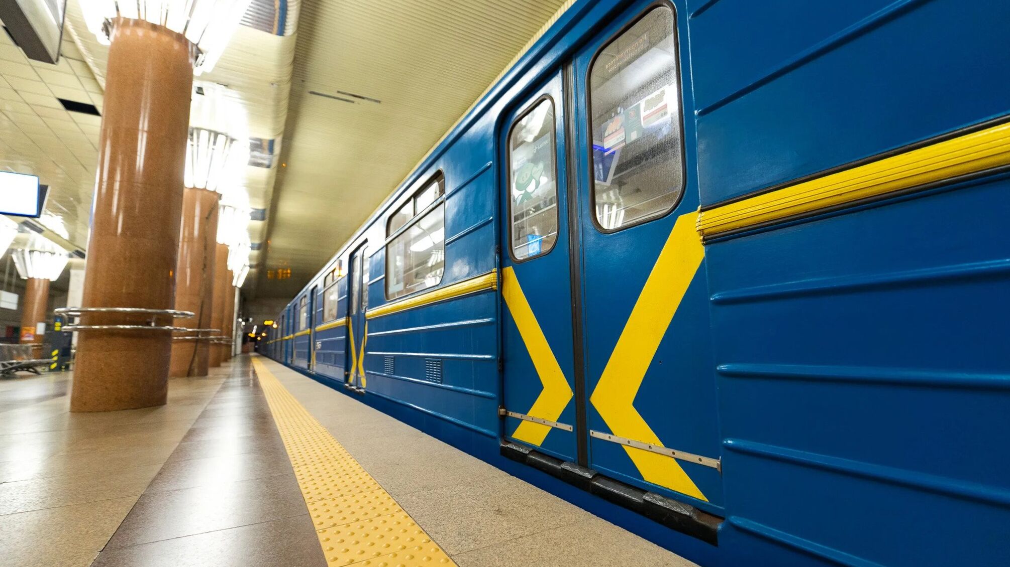 Метро остановилось: в Киеве и Харькове перебои с электроснабжением парализовали подземку.