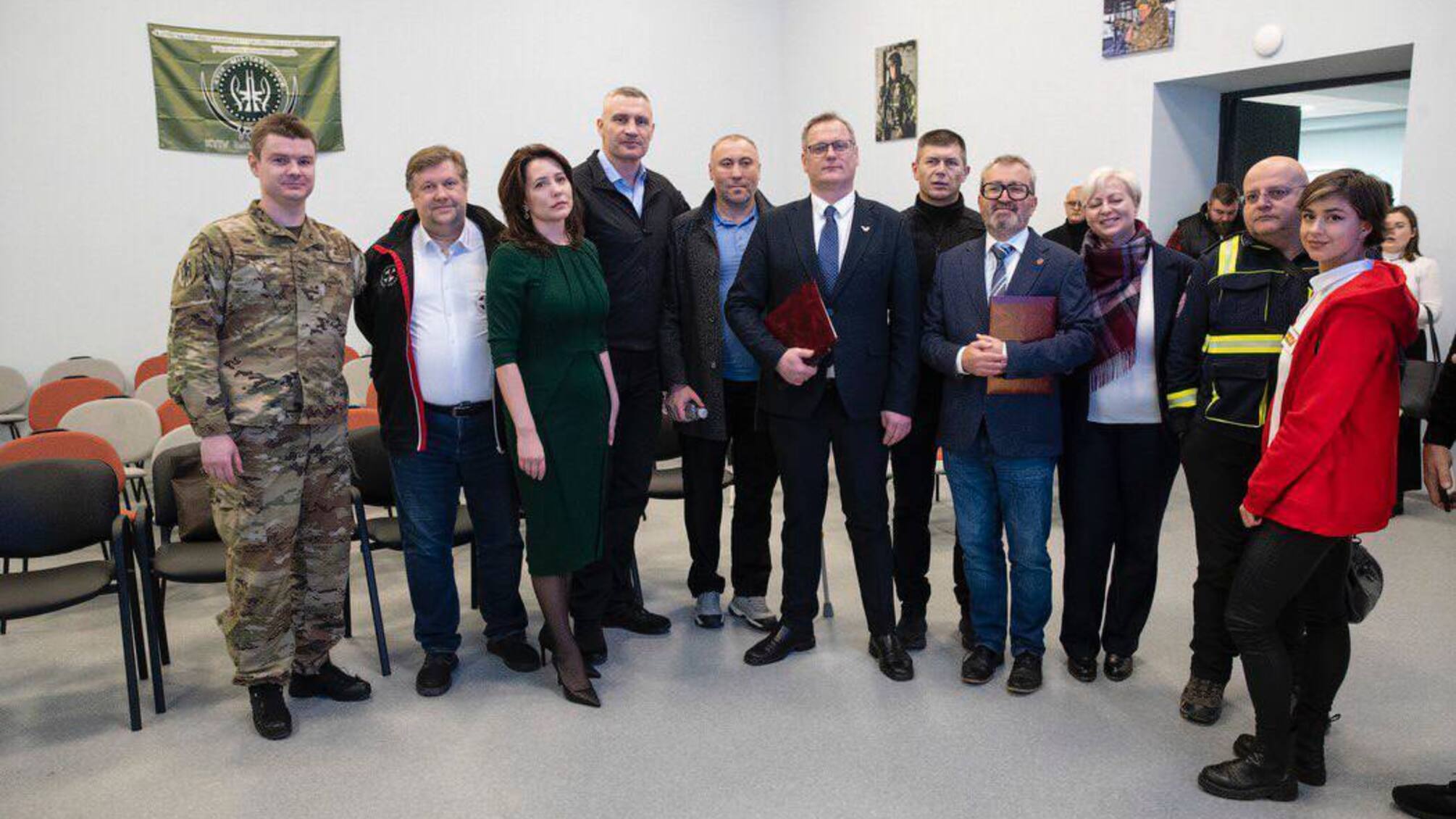 Кличко и мэр Риги открыли новый 'Киев Милитари Хаб' в Дарницком районе: предлагающих ветеранам