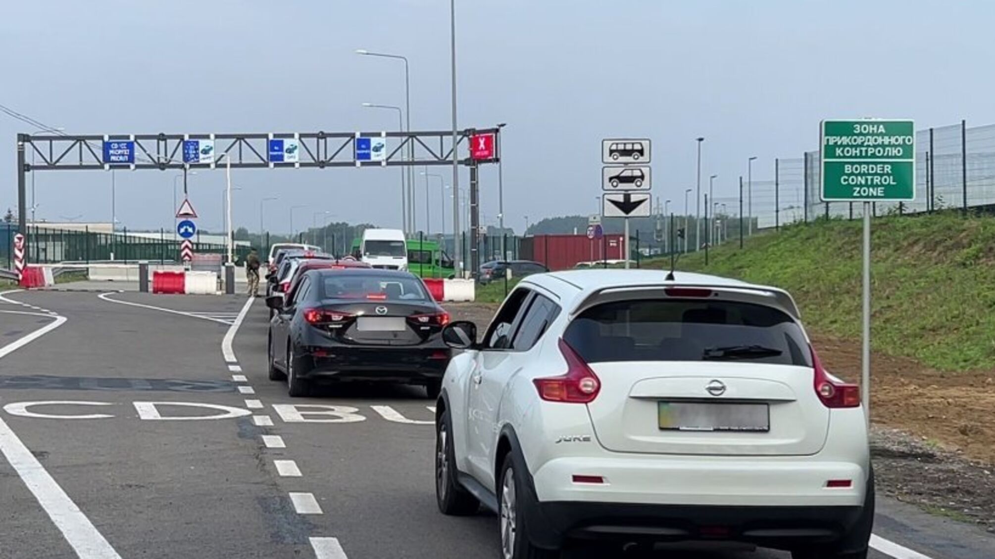 Де черги найбільші: як змінюється ситуація на кордоні Львівщини перед Різдвом