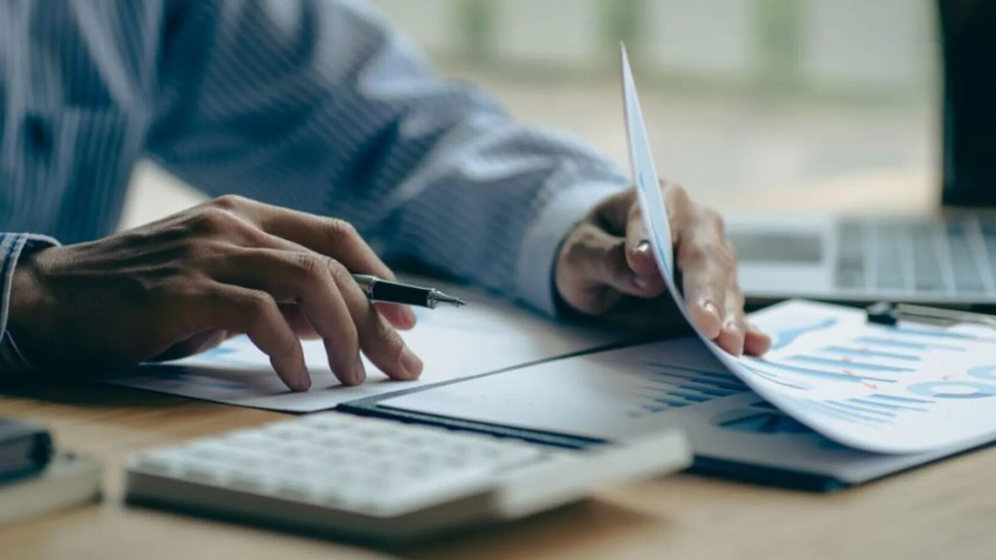 Зеленський продовжив військовий збір: скільки коштів принесе Україні це рішення