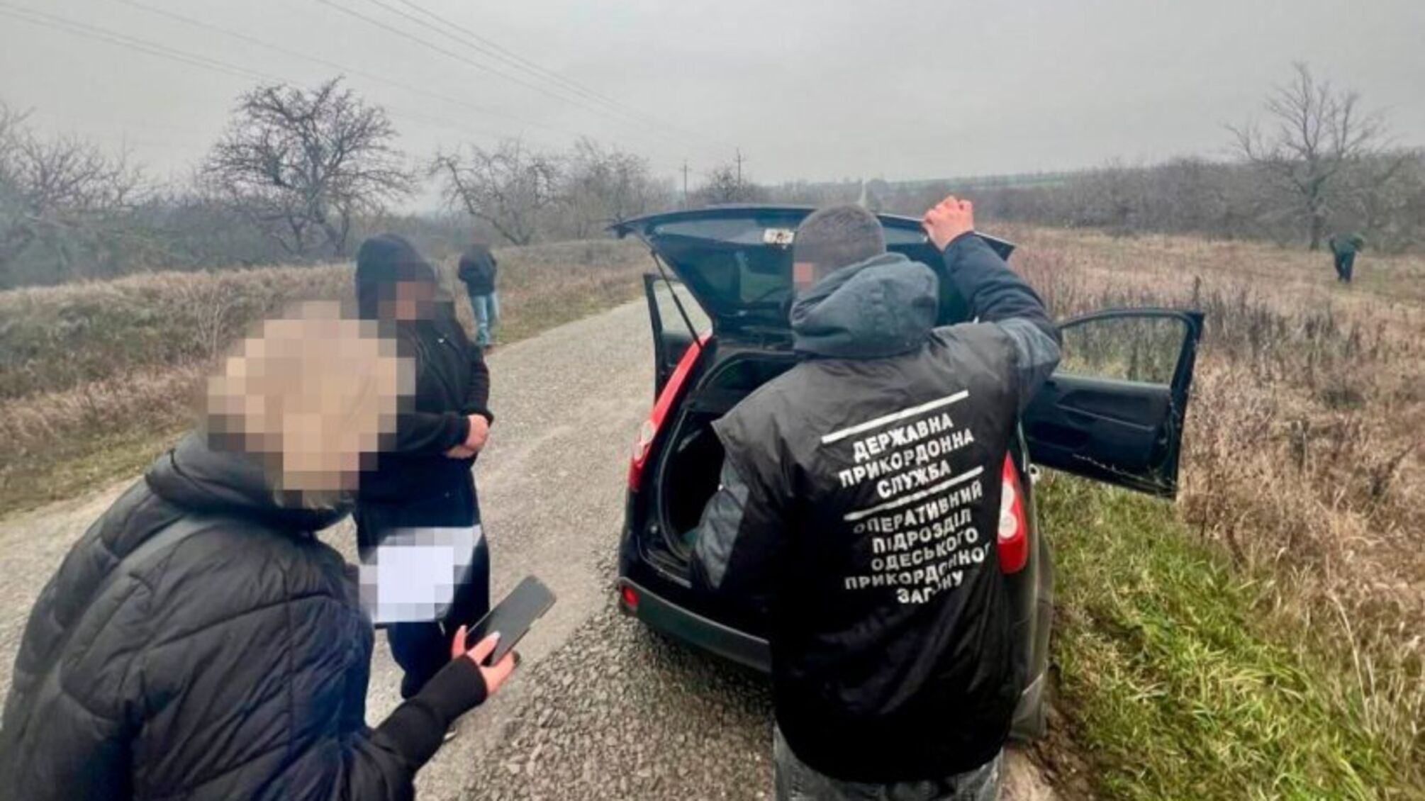 $4 тисячі за втечу з країни: в Одесі та біля кордону викрили схему незаконного переправлення ухилянтів