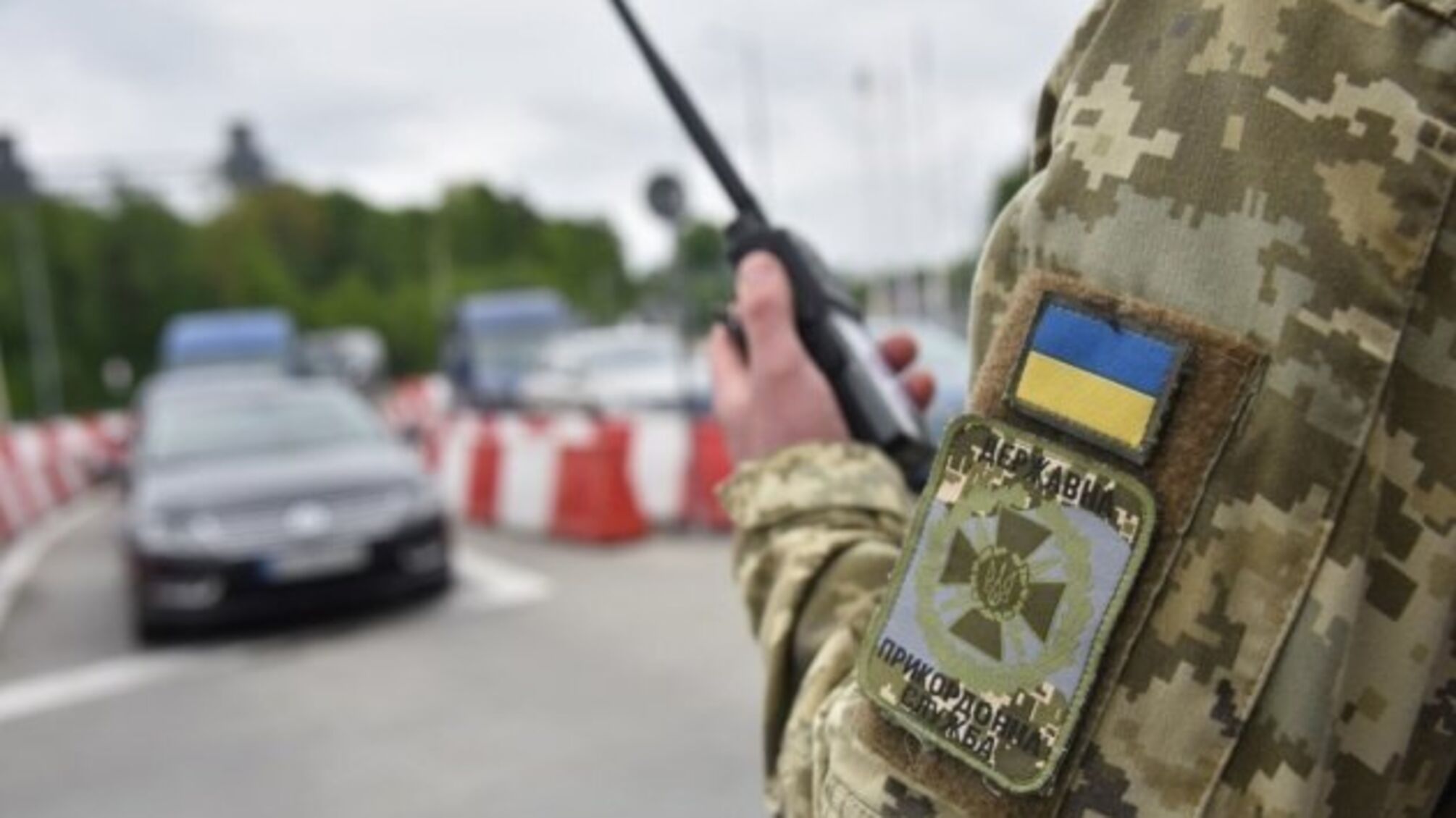 Уже в грудні можуть змінити правила виїзду чоловіків за кордон: що передбачає новий законопроєкт