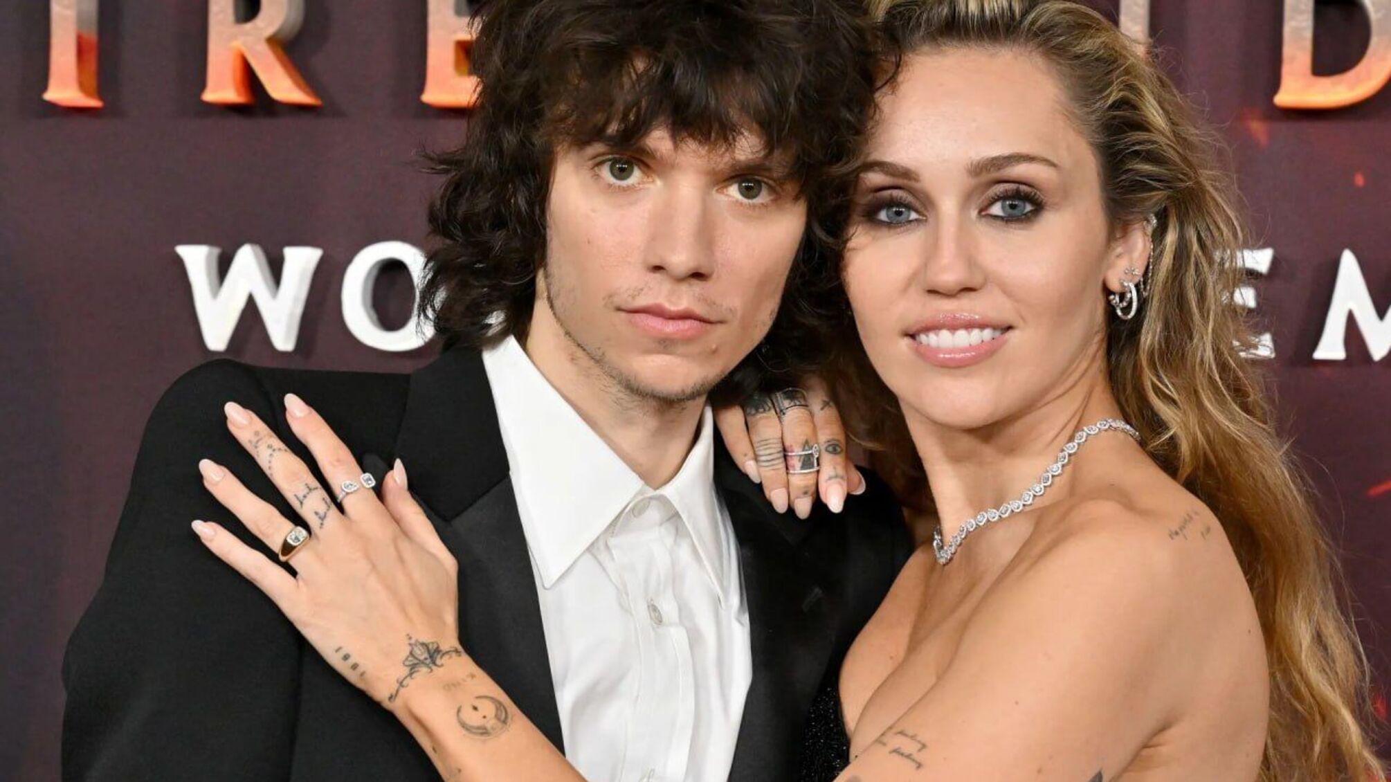 Майлі Сайрус заручилася з музикантом Максом Морандо