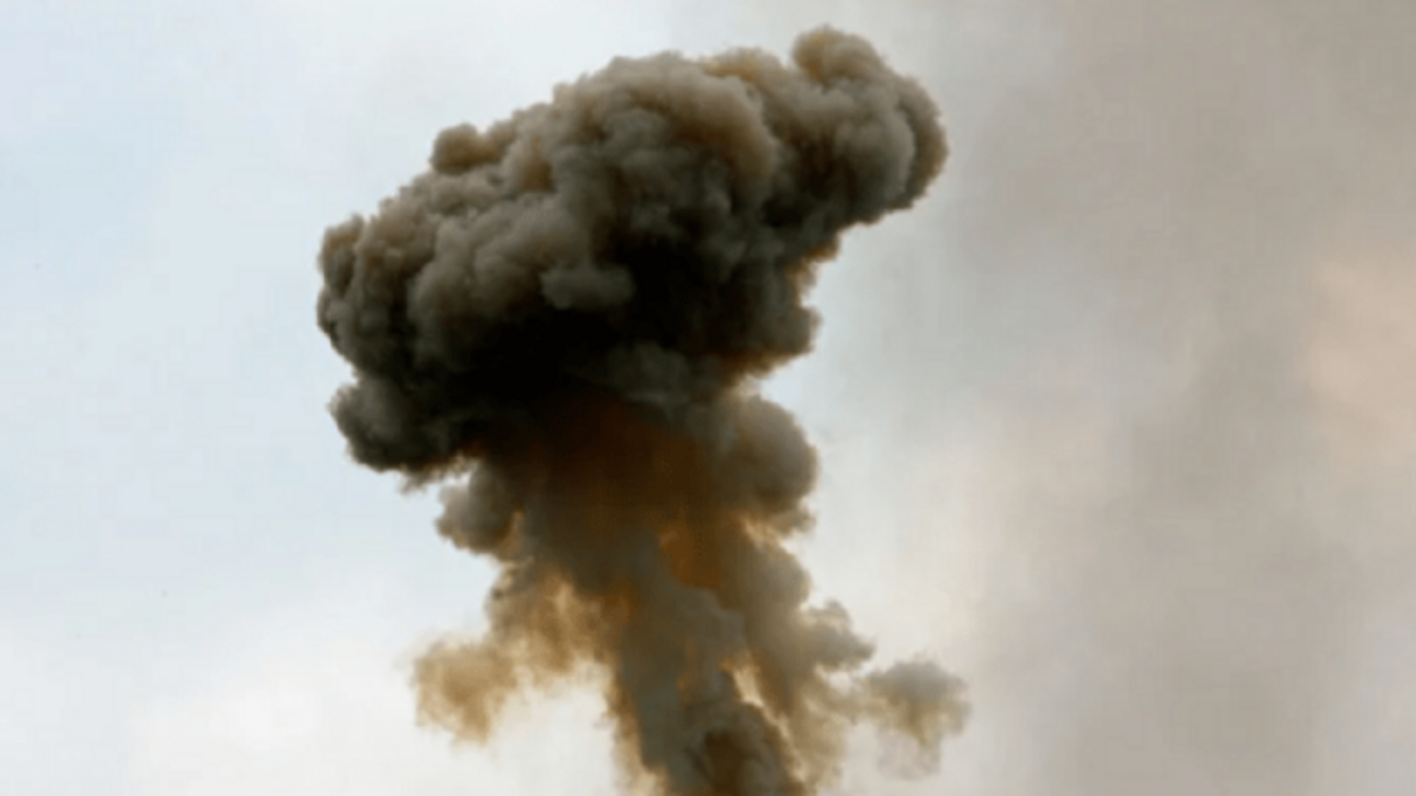 Москву та низку регіонів рф атакували дрони: є руйнування, зупиняли аеропорти