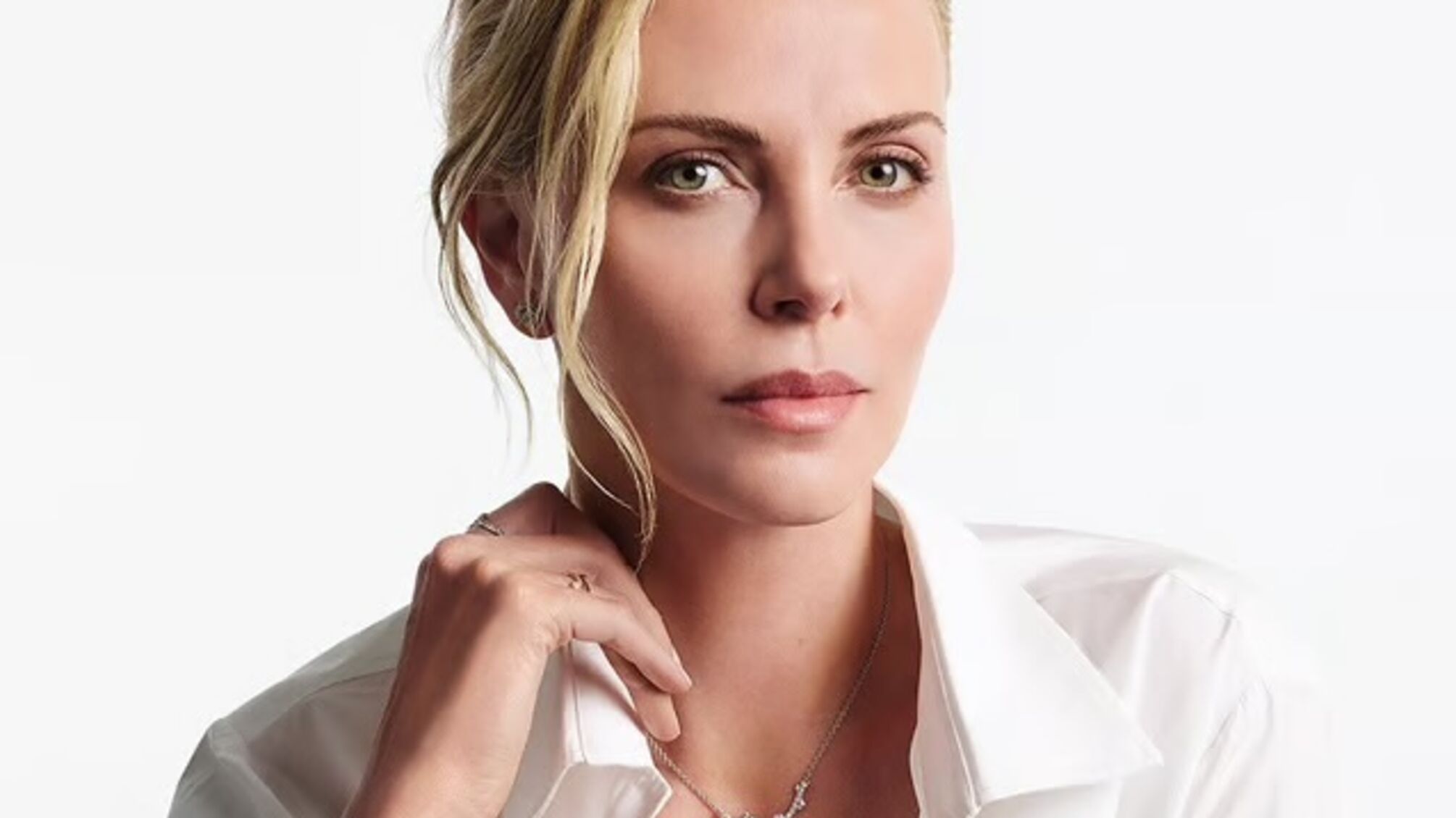 Акторка Шарліз Терон стала обличчям ювелірної лінії Dior Joaillerie
