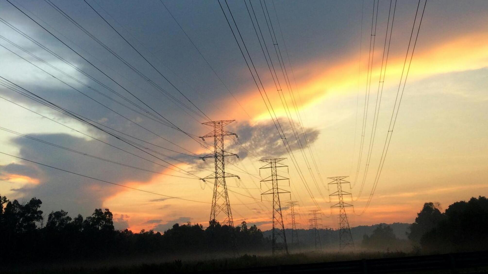 Понад пів мільйона споживачів без світла: масштабні відключення в Києві та області