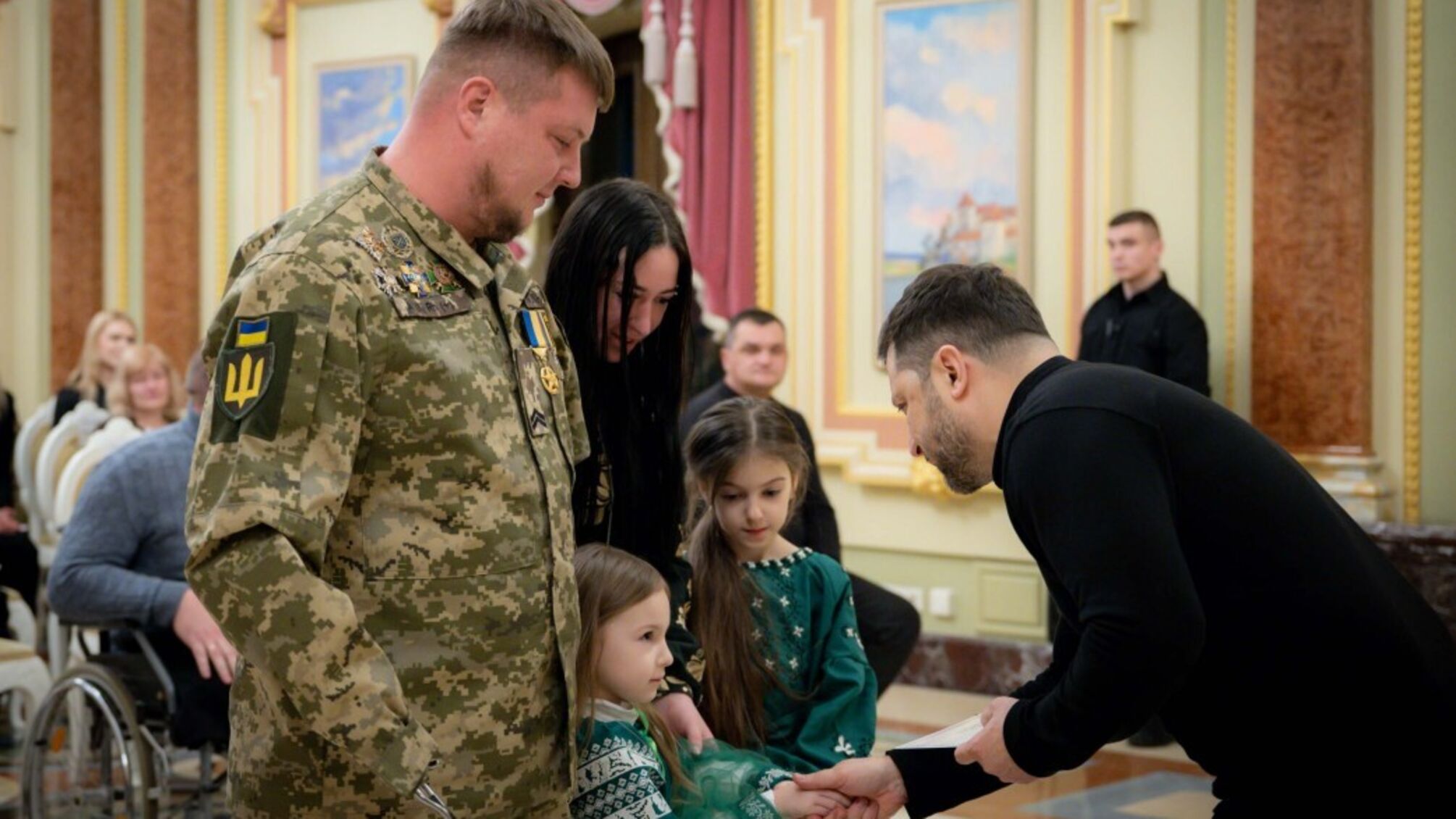 20 героїв України отримали квартири від Зеленського