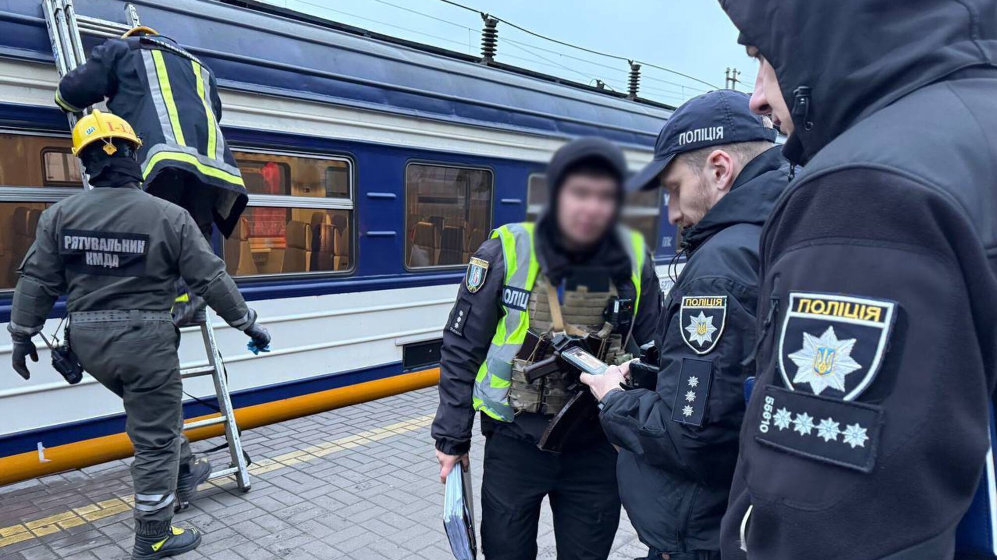 У Києві 16-річний хлопець помер від удару струмом на даху електрички