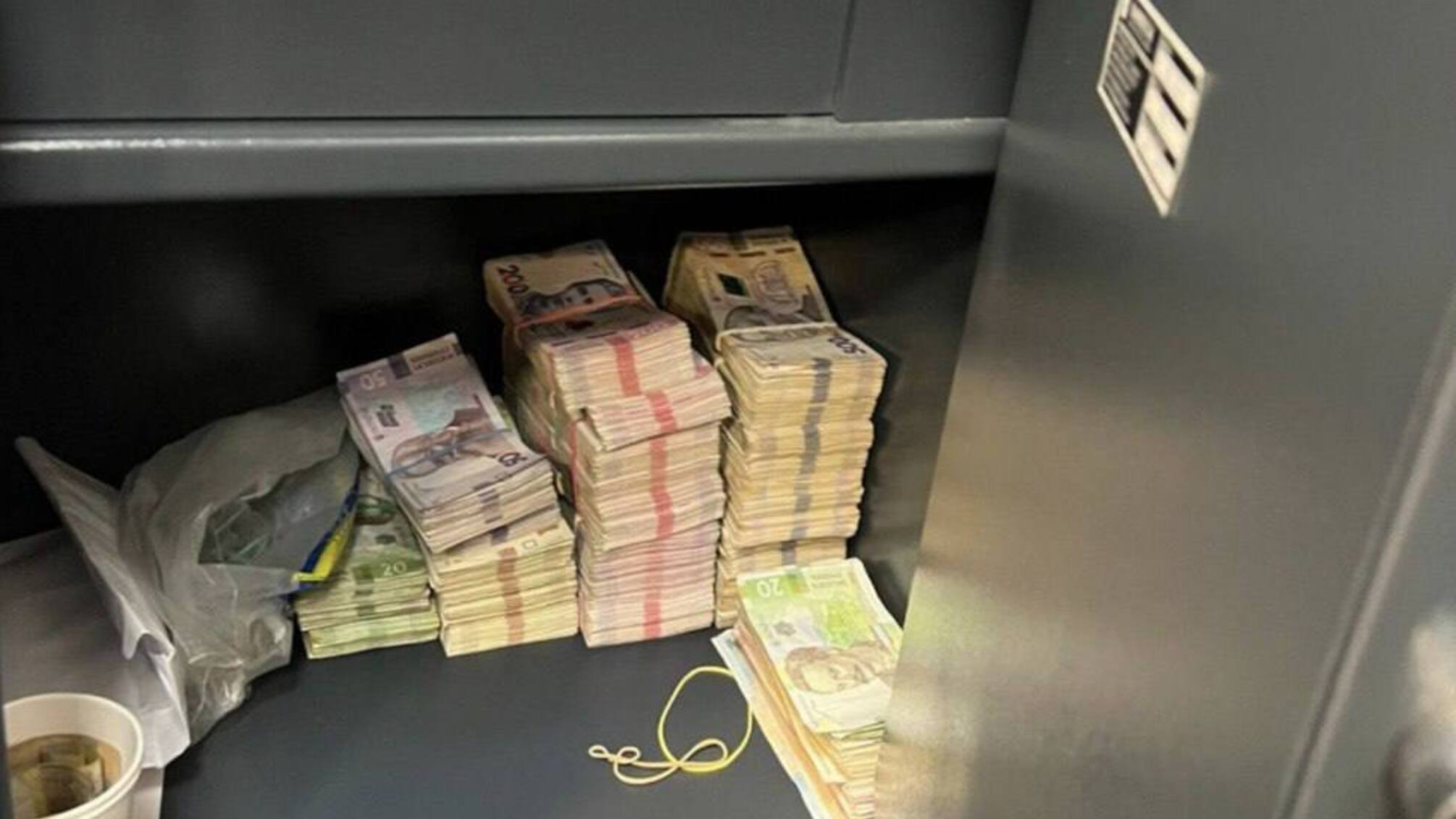 Служба безпеки та Національна поліція викрили родину ексдепутата