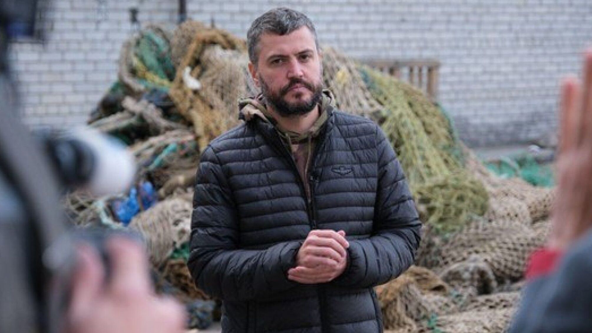 'Союз предпринимателей теле- и киноиндустрии' во главе с Артемом Колюбаевым передал 80 тонн сеток для защиты военных