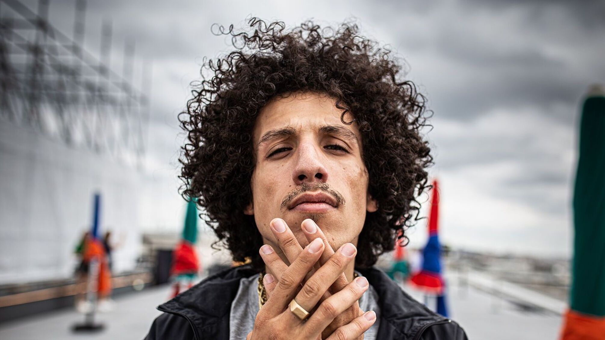 Рекламная акция Rilès: 205 км на беговой дорожке с пилой за спиной