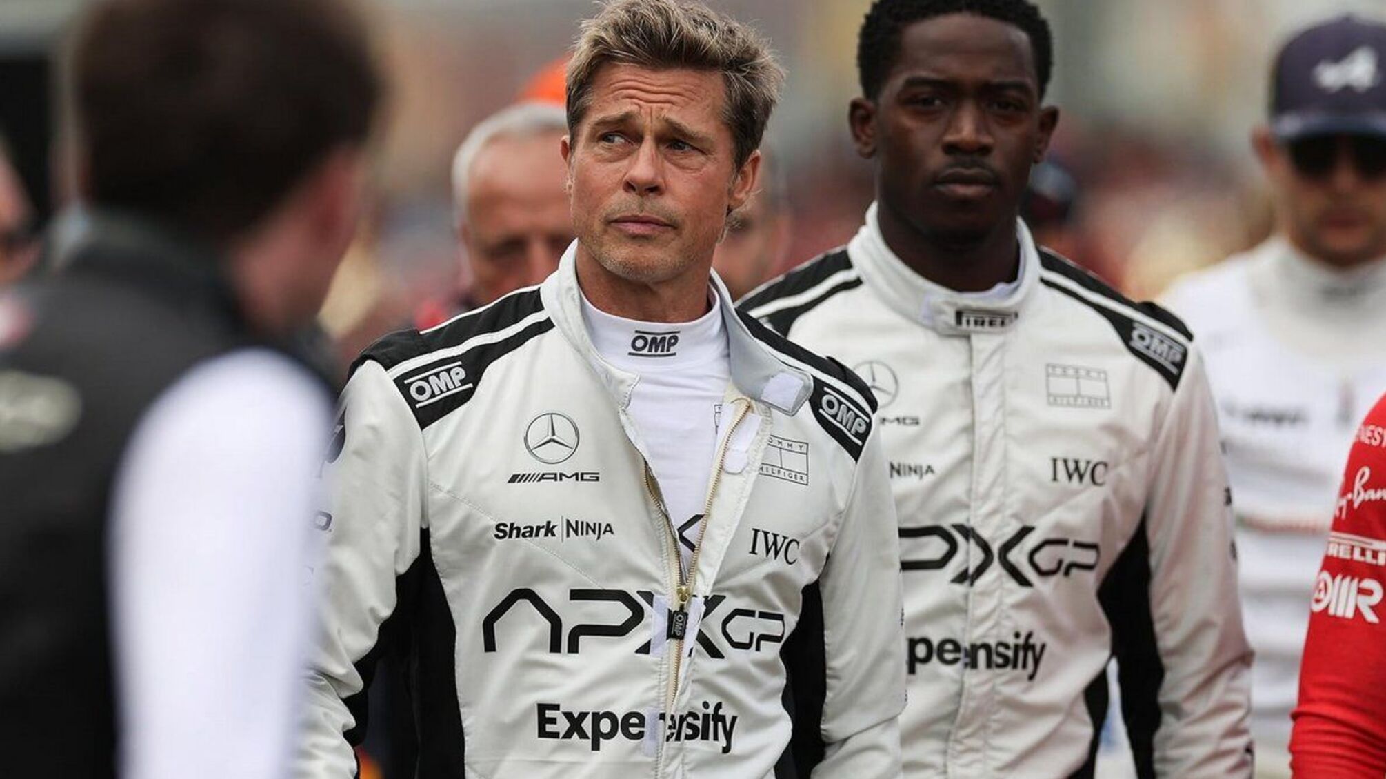 Авторы спортивной драмы 'Формула 1' с Брэдом Питтом поделились кадрами со съемок картины