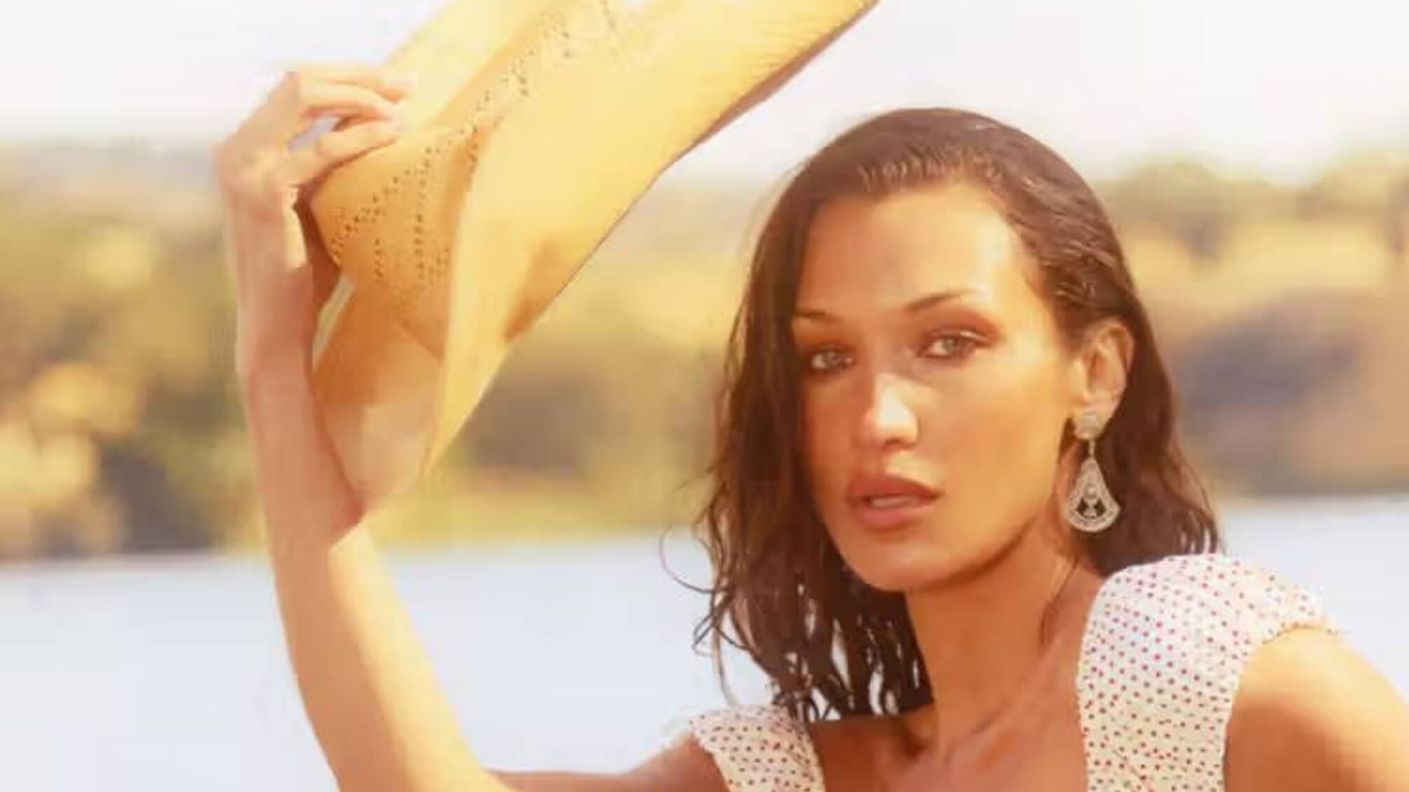Coquette cowgirl, или Как носить бикини и казаки: показывает Белла Хадид в кампейне Frankies Bikinis