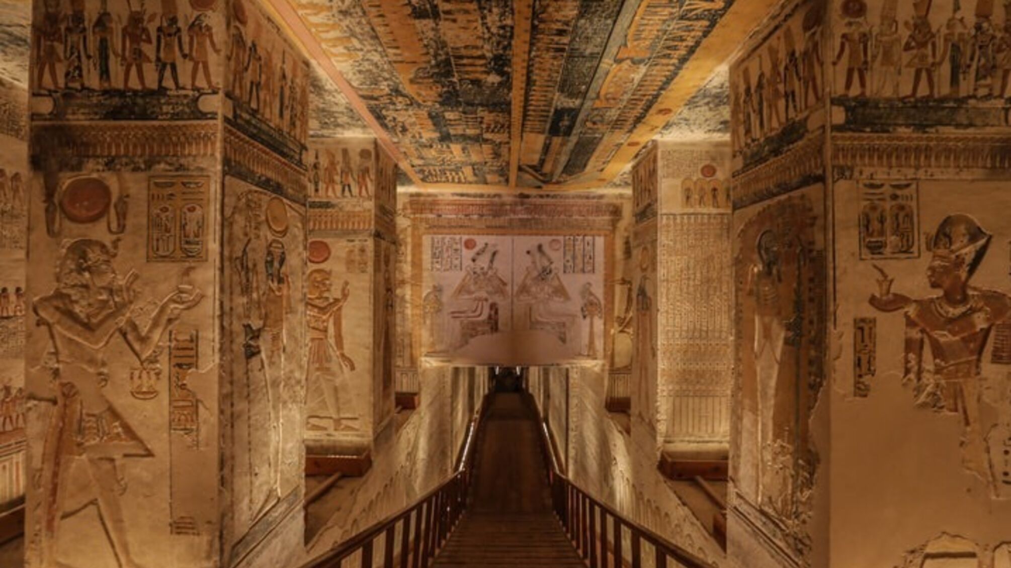 В Египте обнаружили две гробницы, которые могут изменить историю