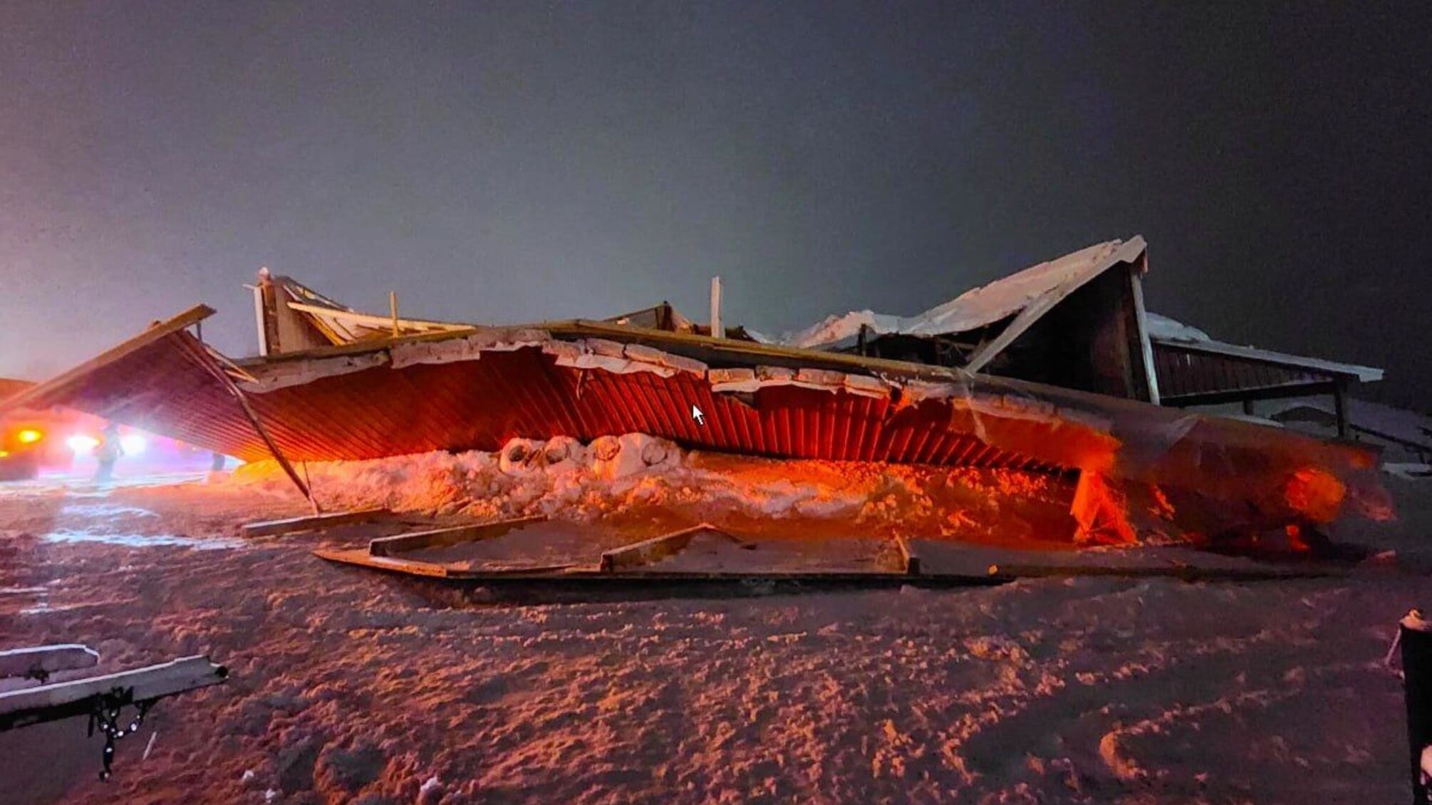 Чрезвычайное положение в округе Освего: снегопад парализовал регион