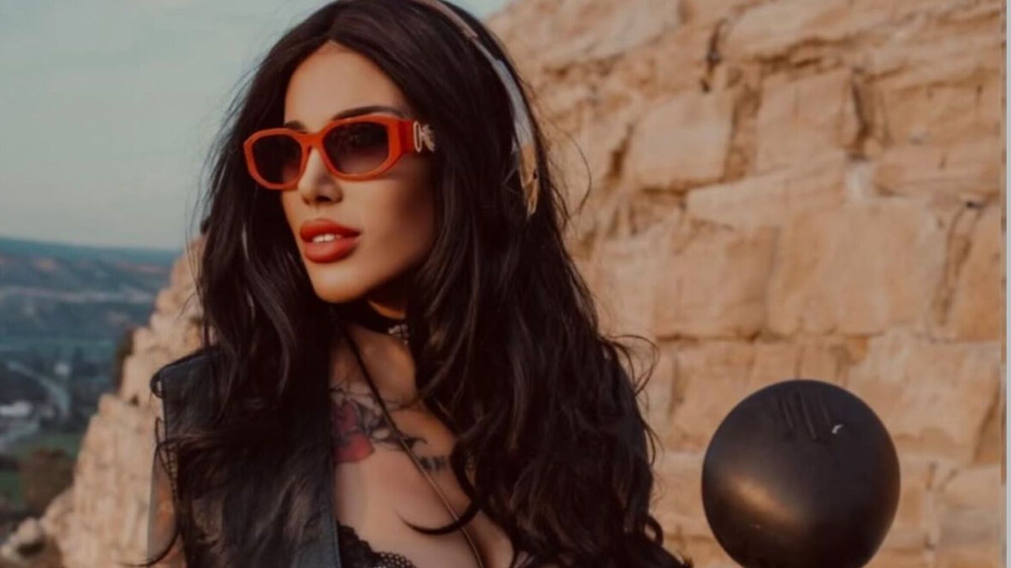 Бывшая жена Олега Кензова играет для россиян, а теперь выступит в столице Украины