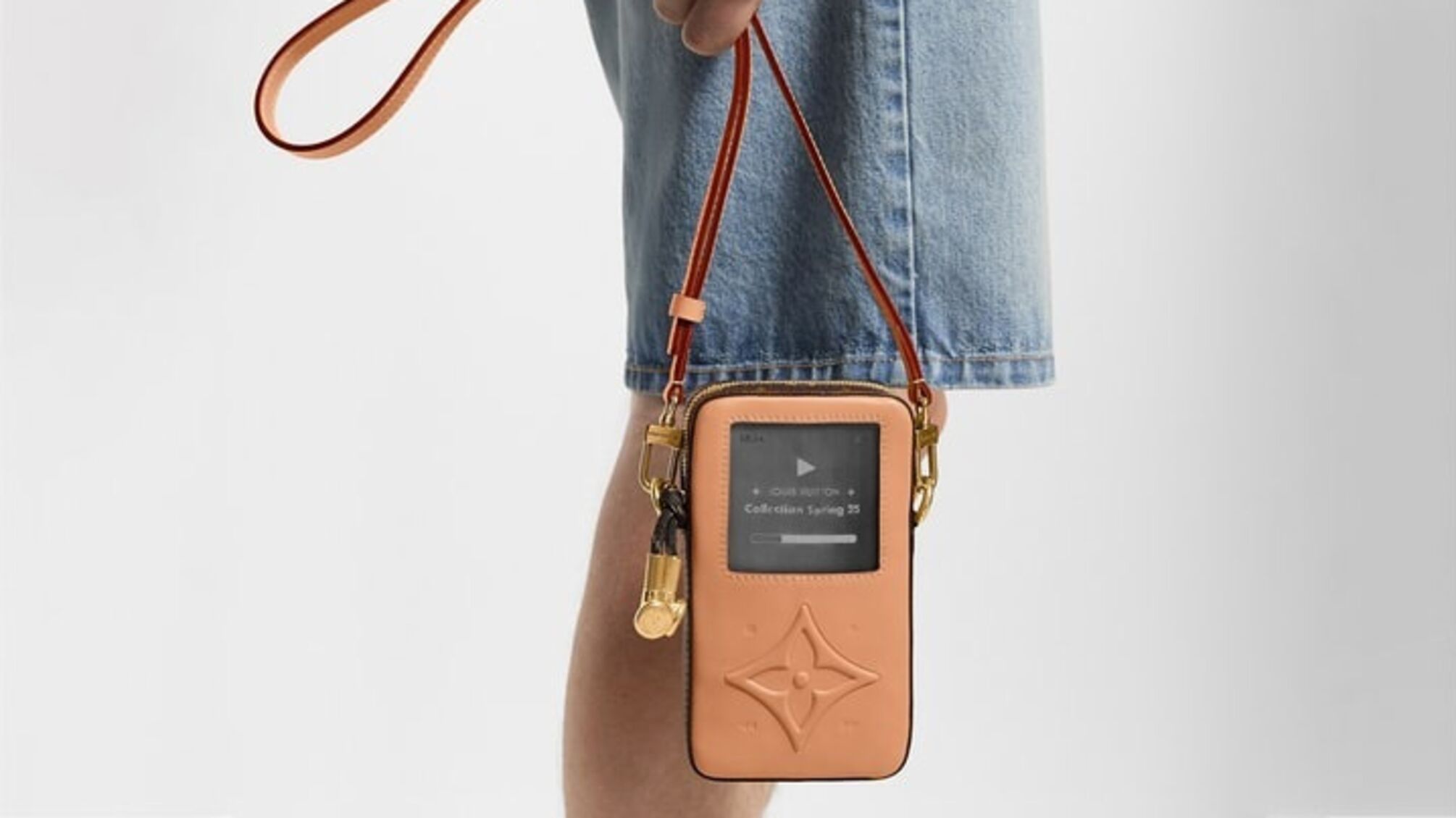 Новые аксессуары Louis Vuitton: сумка в стиле iPod и кошелек-кассета
