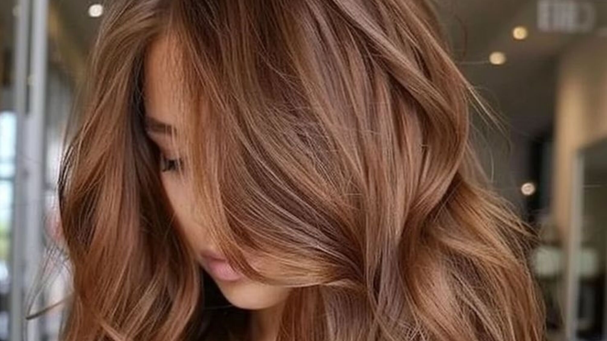 Цвет корицы – универсальный тренд, подходящий почти каждому.